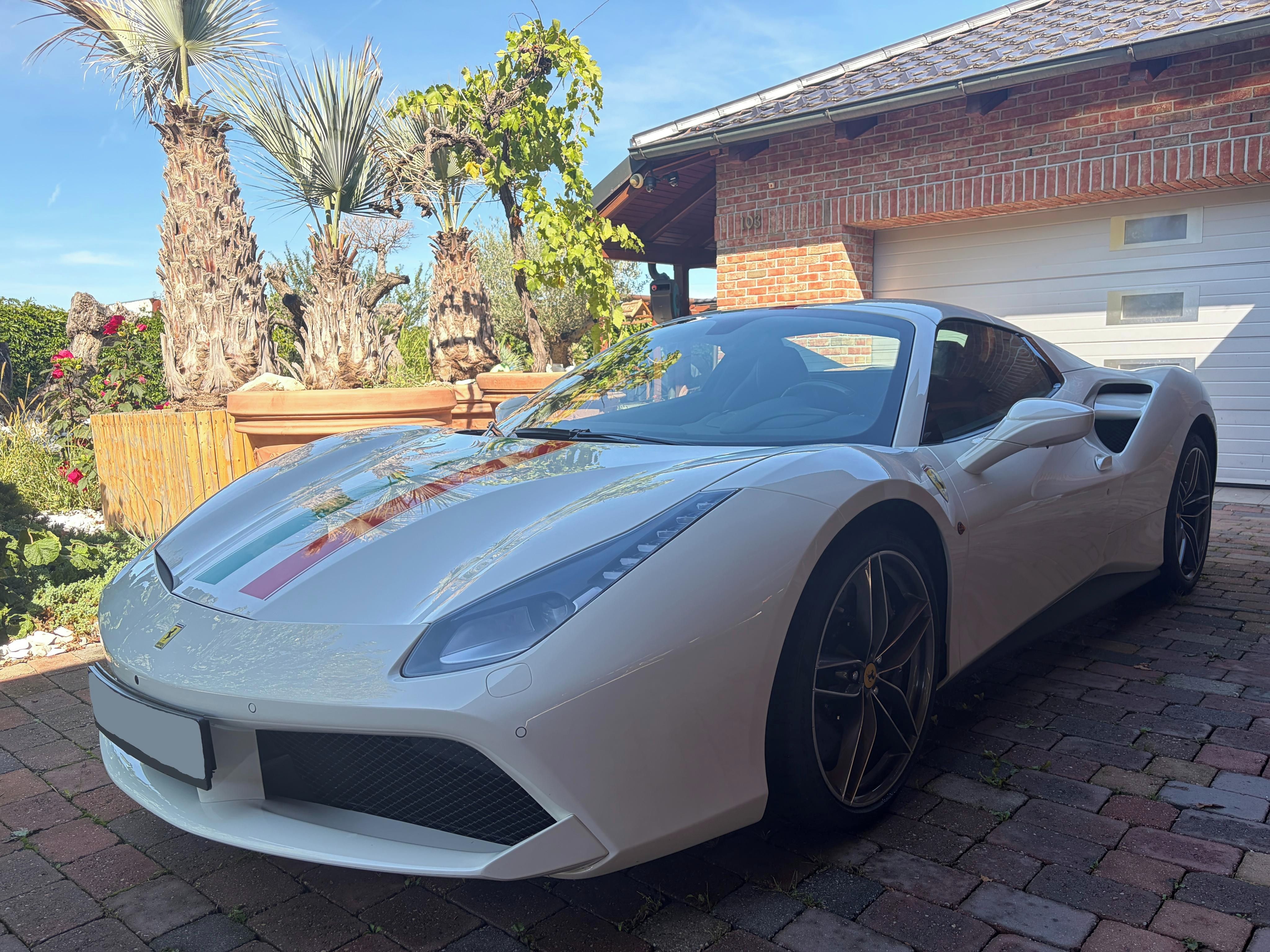 Ferrari 488, rok 2016, 14 500 km, TOP stav - Image 3