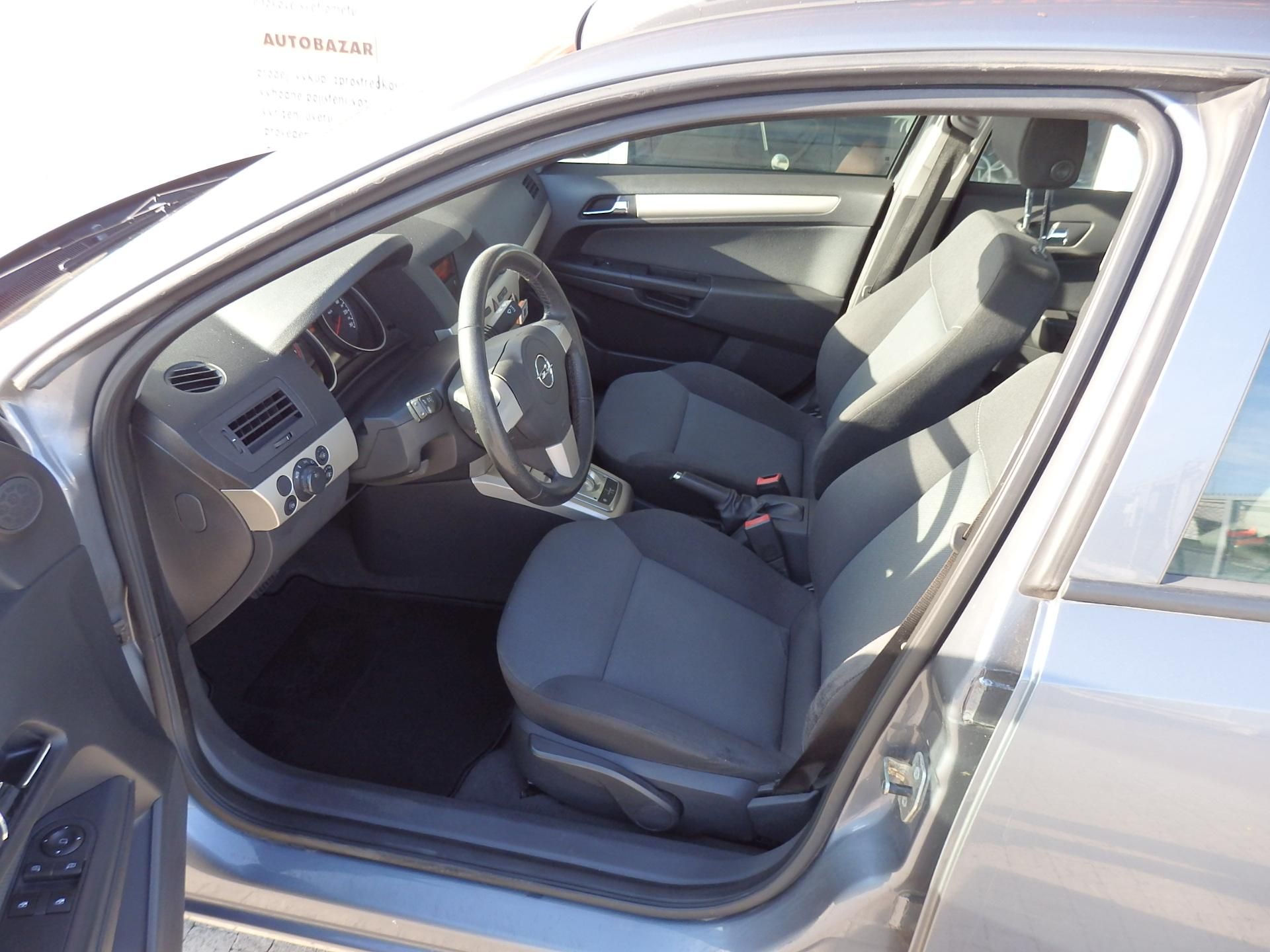 Opel Astra, 1.4i 66 kW AUTOMAT, ZÁVĚS - fotka 6