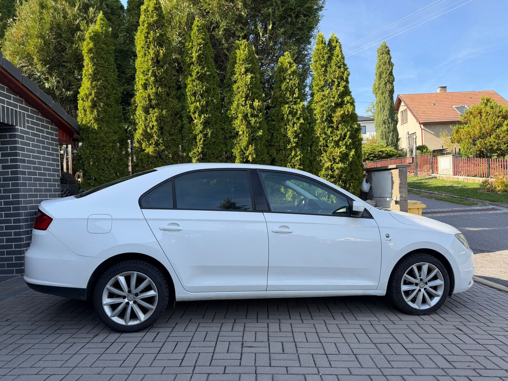 Seat Toledo, 1,2-63kw,M5 - fotka 3