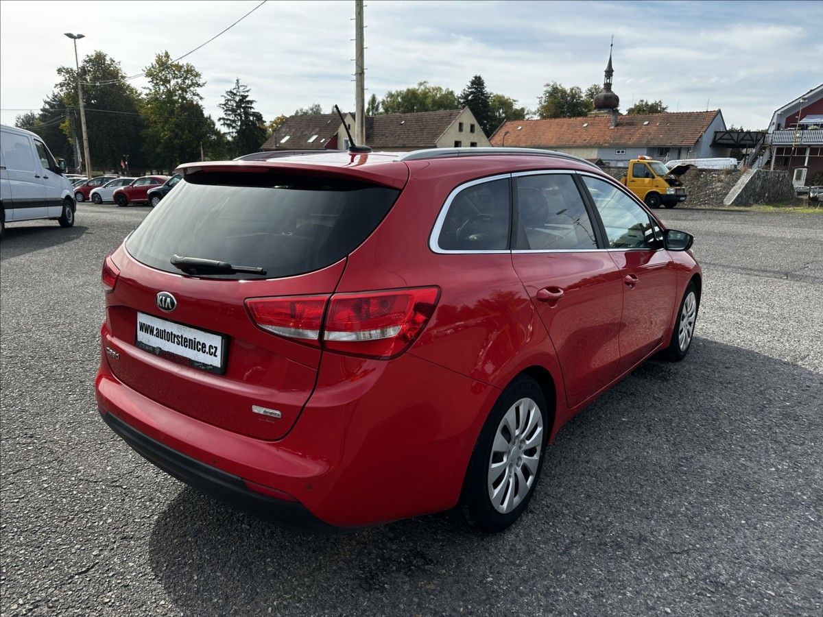 Kia Cee´d, 1,6 GDI-PŮVOD ČR-HEZKÁ VÝBAVA - fotka 5