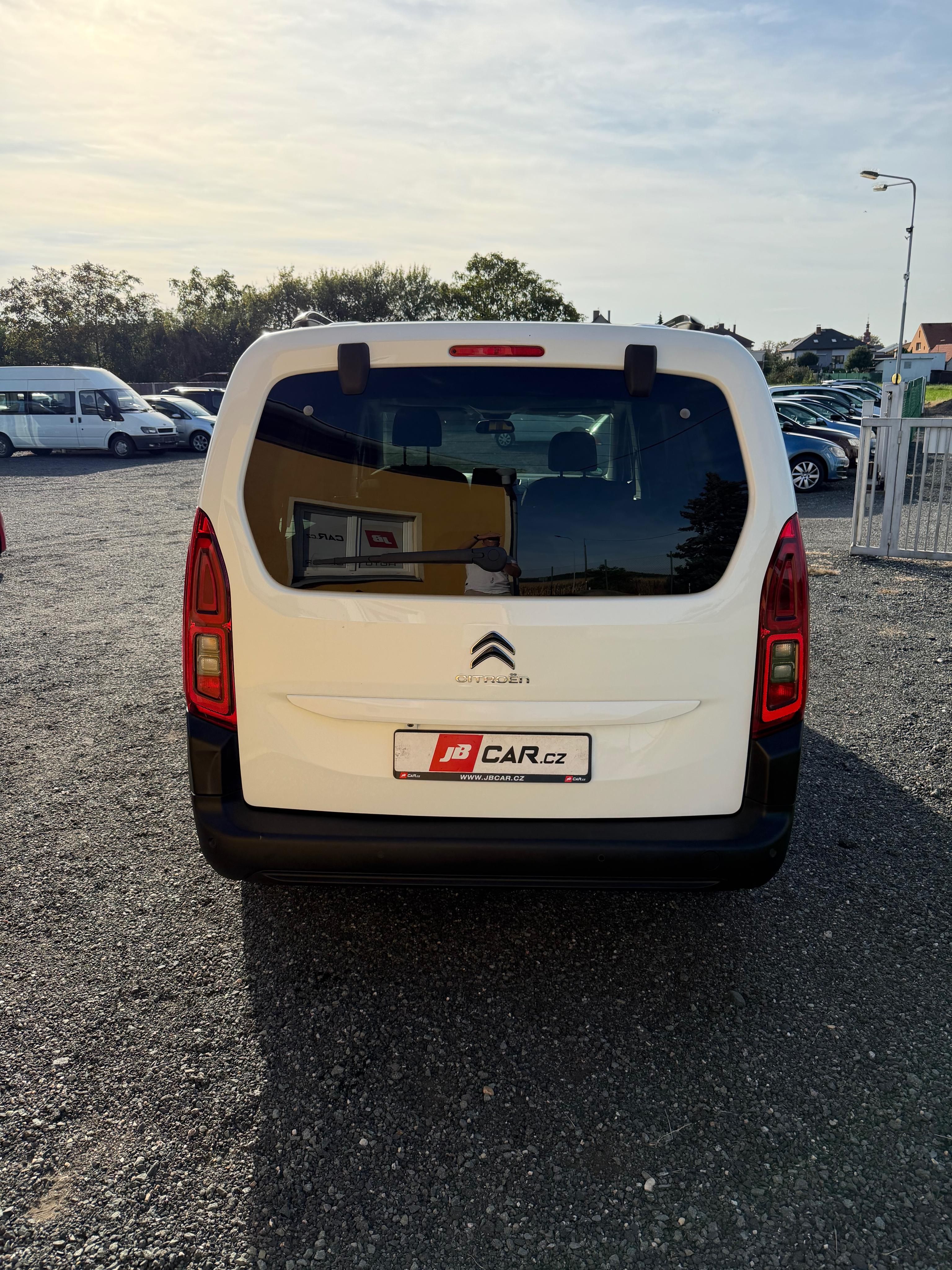Citroën Berlingo, 1.2 PureTech ShineXL 7MÍST 1.M - fotka 6