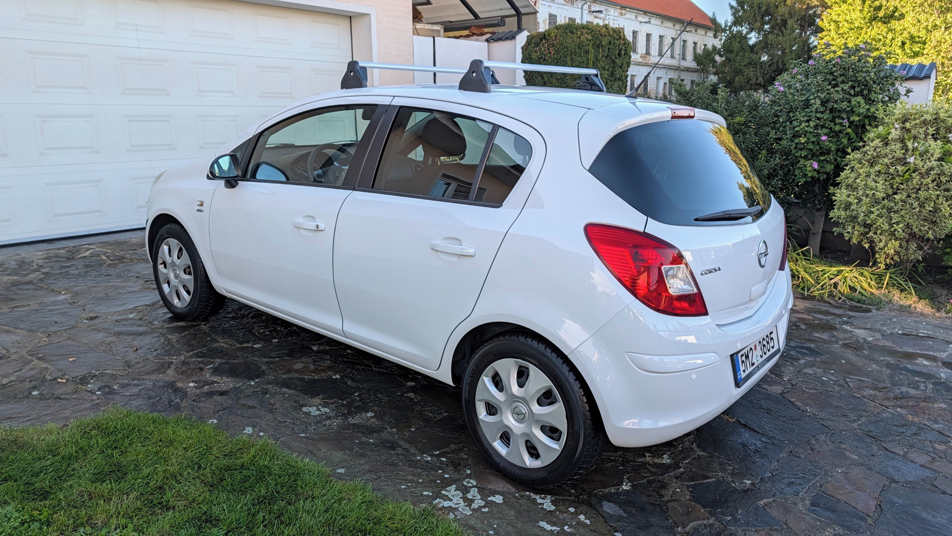 Opel Corsa, nosič na kola, ližiny, senzory - fotka 6