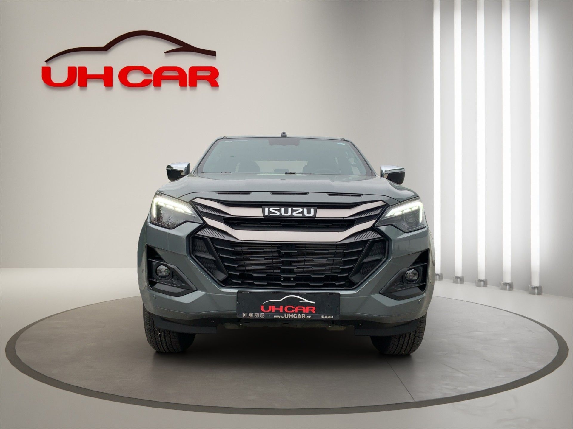 Isuzu D-Max, 2,2 D 4x4 8AT  DC 163k LSE - fotka 2