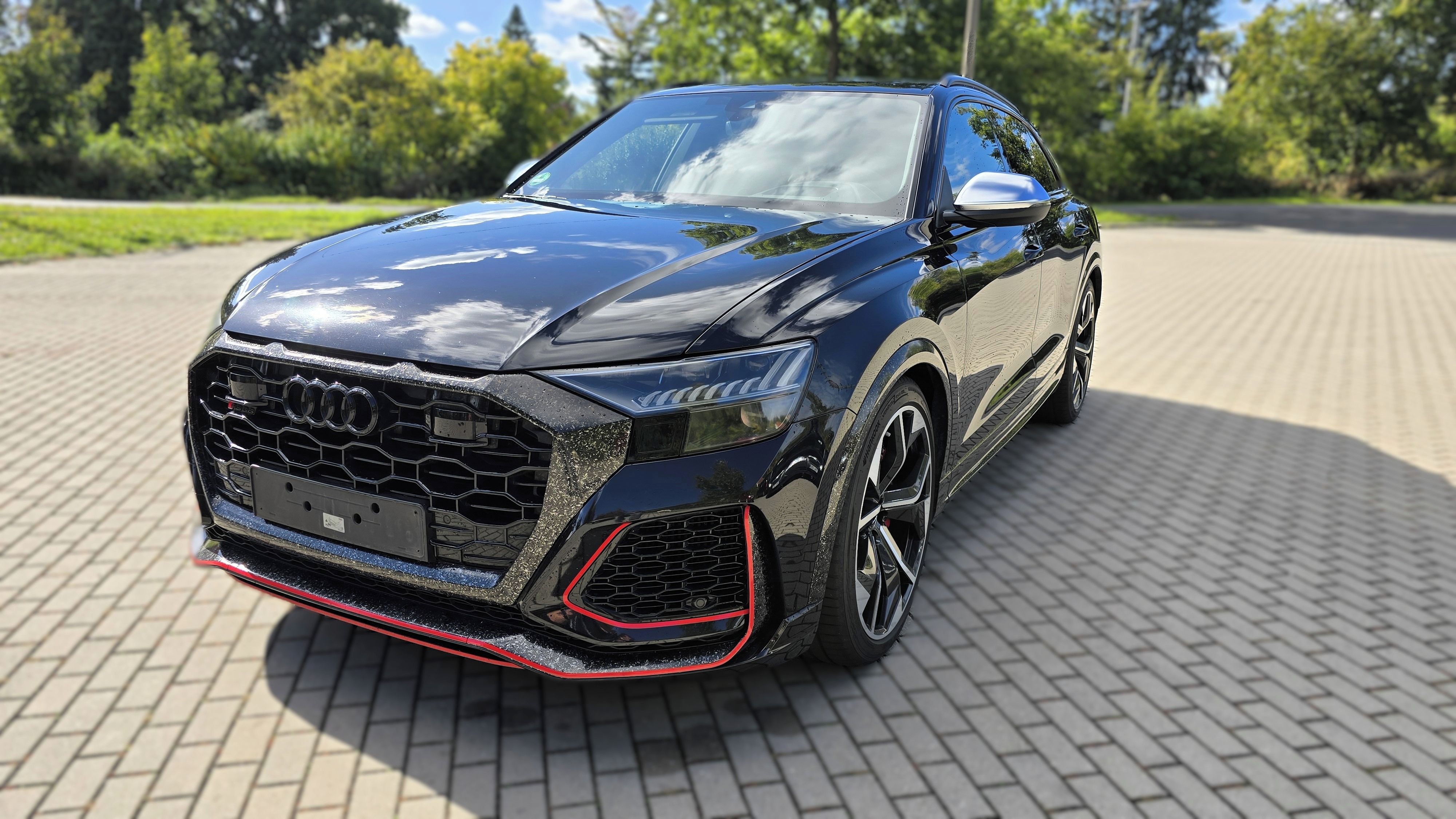 Audi RS Q8, 23" kola Audi  keramické brzdy