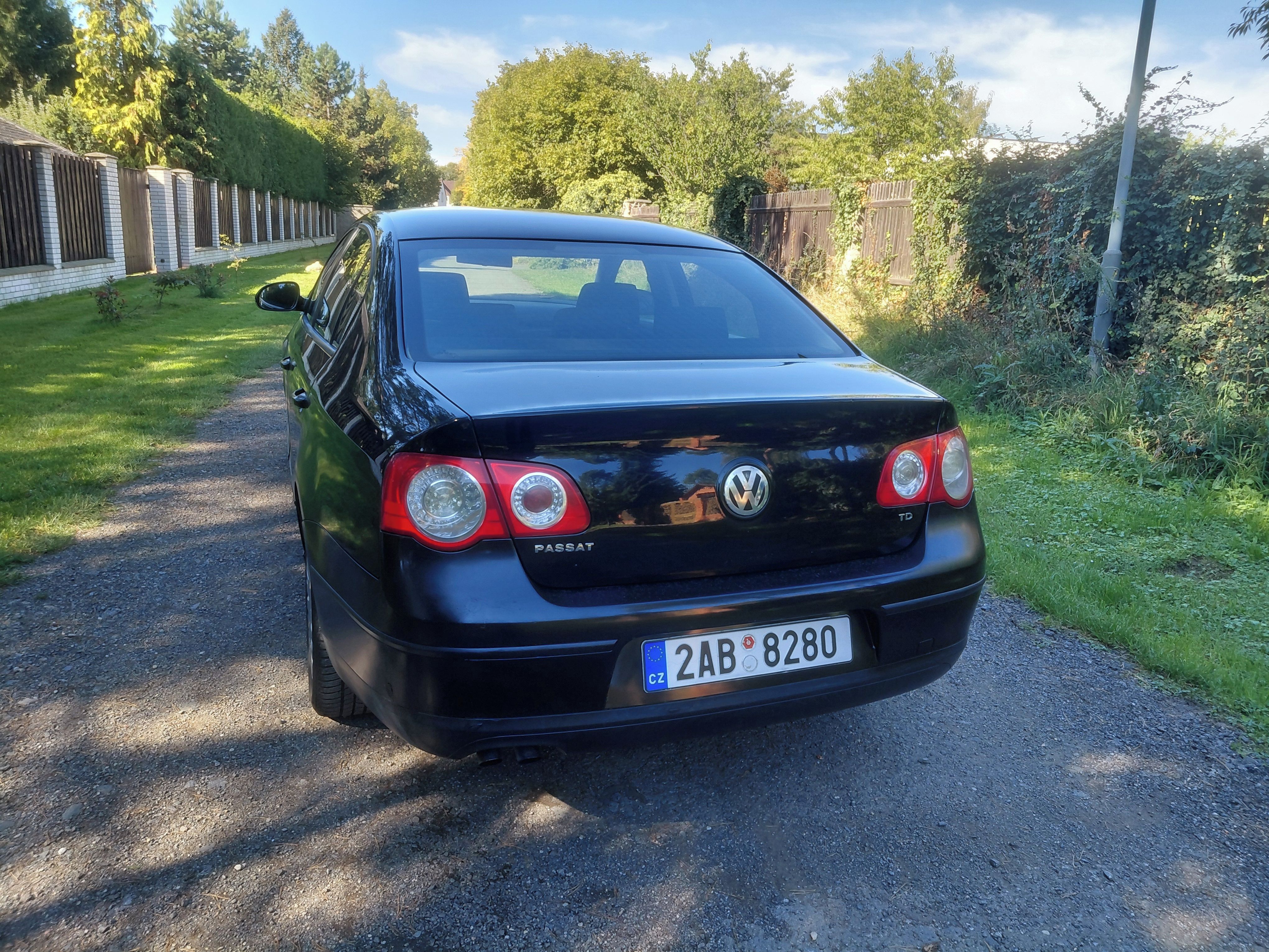 Volkswagen Passat, 1.9TDI 77kw Komfort,Sedan - fotka 6