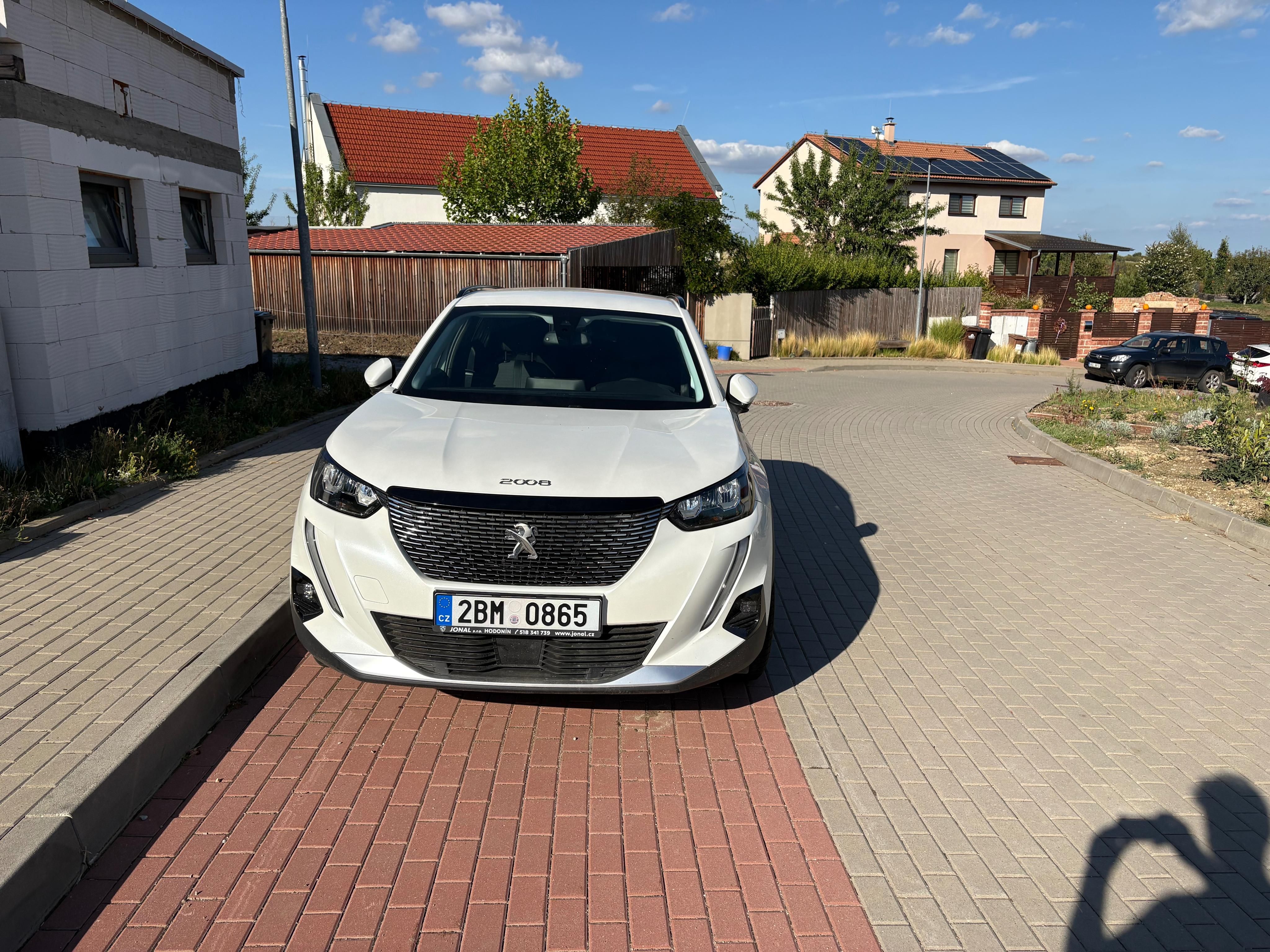 Peugeot 2008, ALLURE PACK 1.2 PureTech 130 - fotka 2