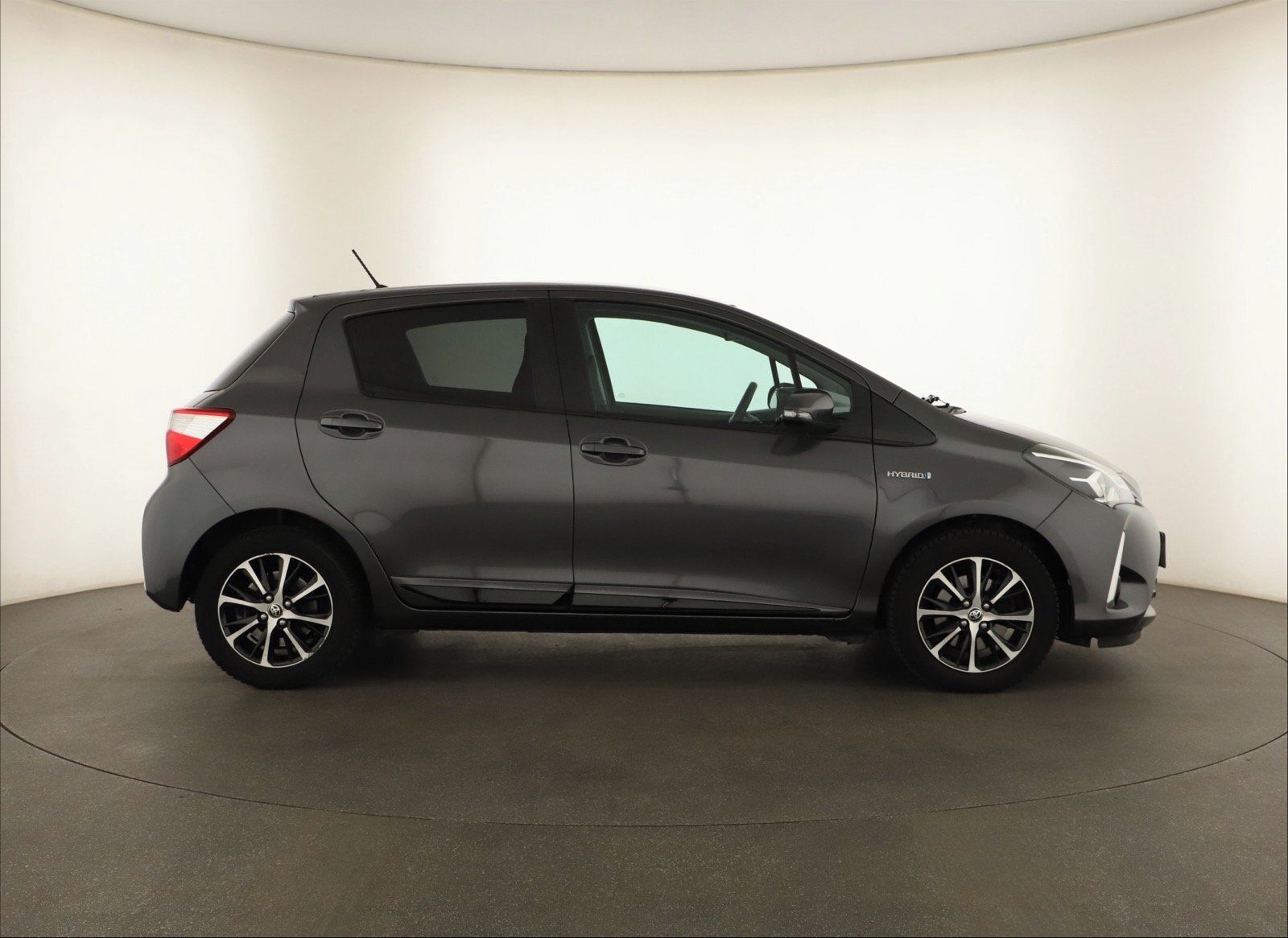 Toyota Yaris, 1.5 Hybrid, Automat - fotka 6