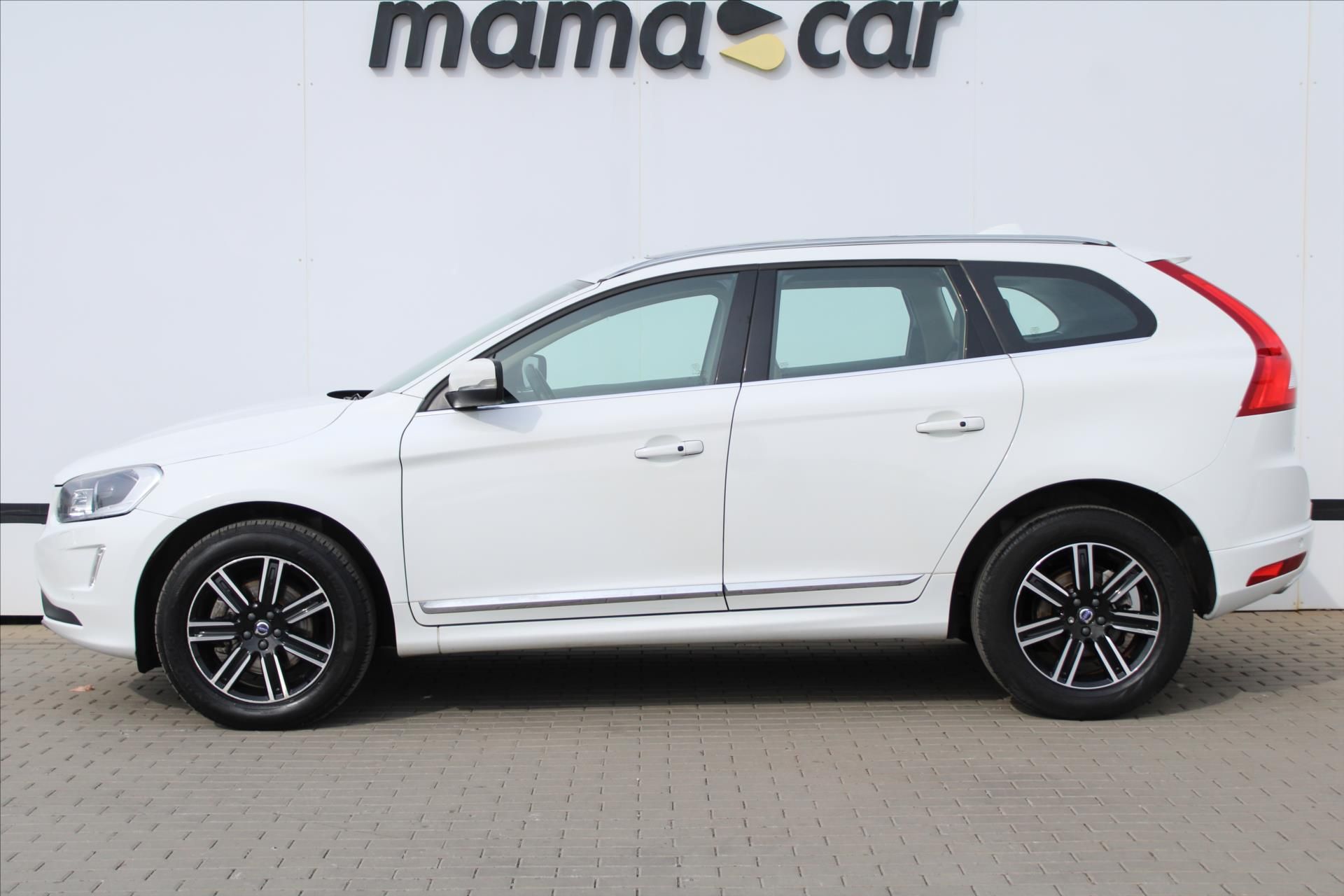 Volvo XC60, 2.4 D4 140kW SUMMUM - fotka 4