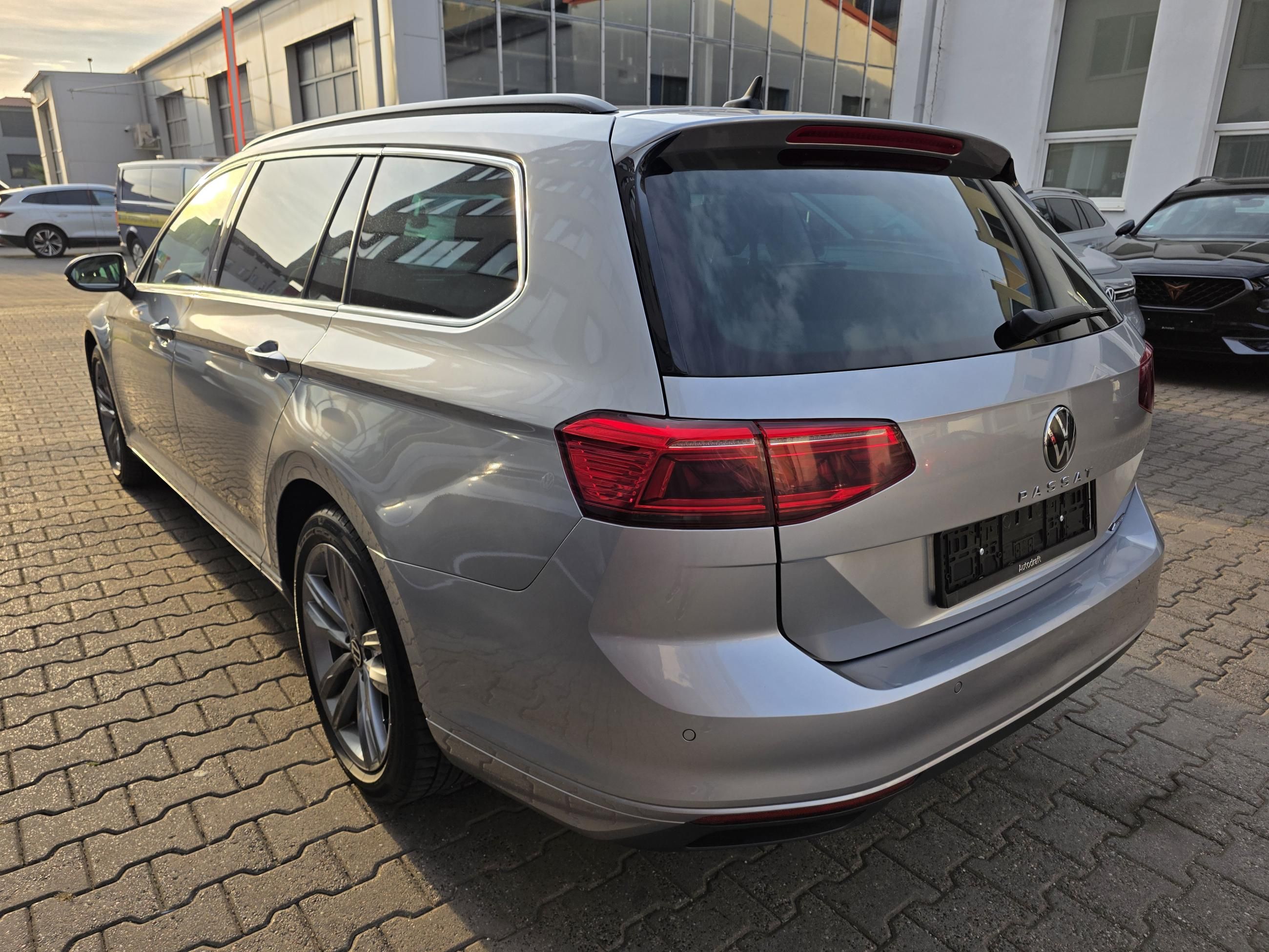 Volkswagen Passat Variant, TDI 147kW 4x4 DSG / Tažné - fotka 3