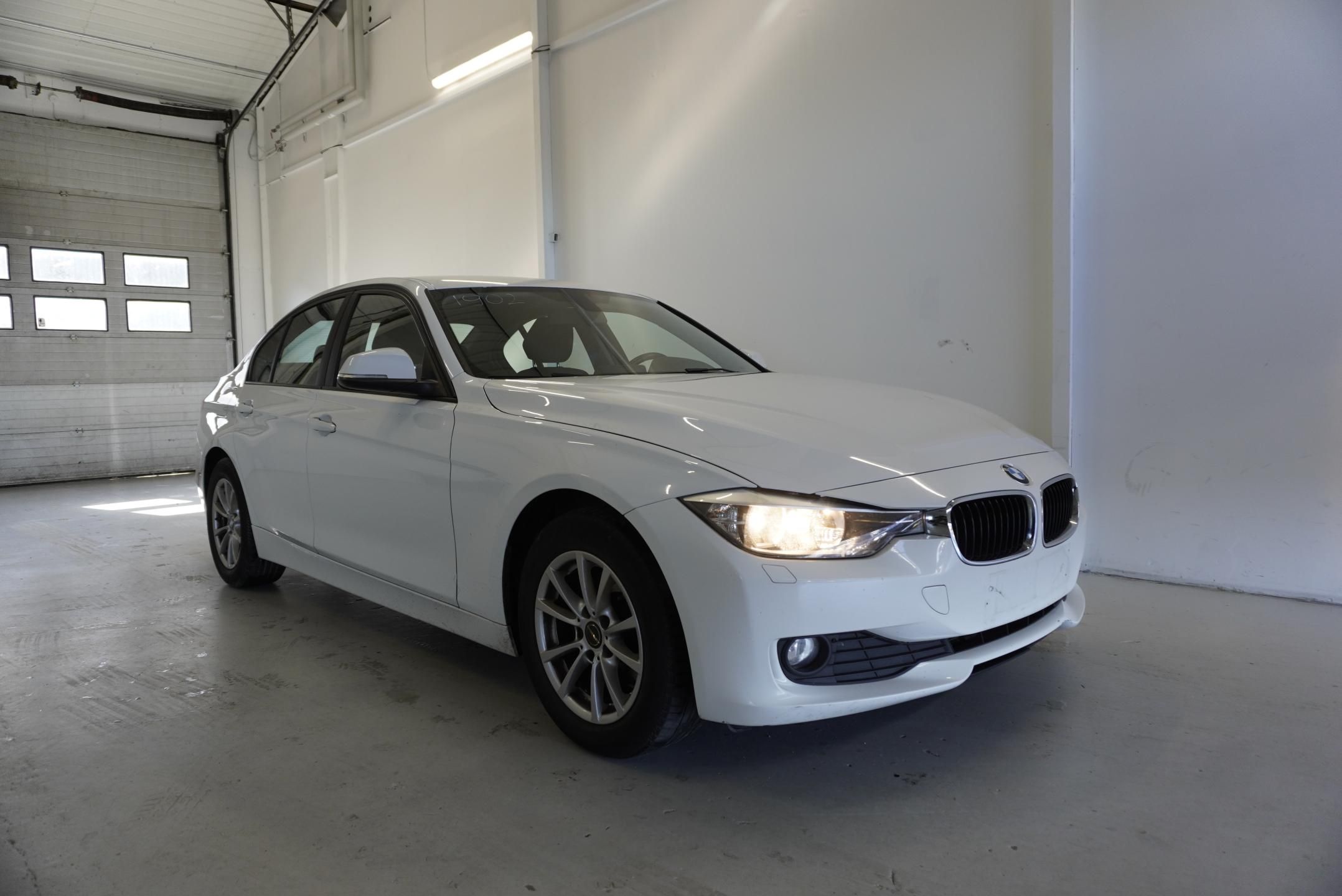 BMW Řada 3, 318D 2,0 SEDAN - fotka 3