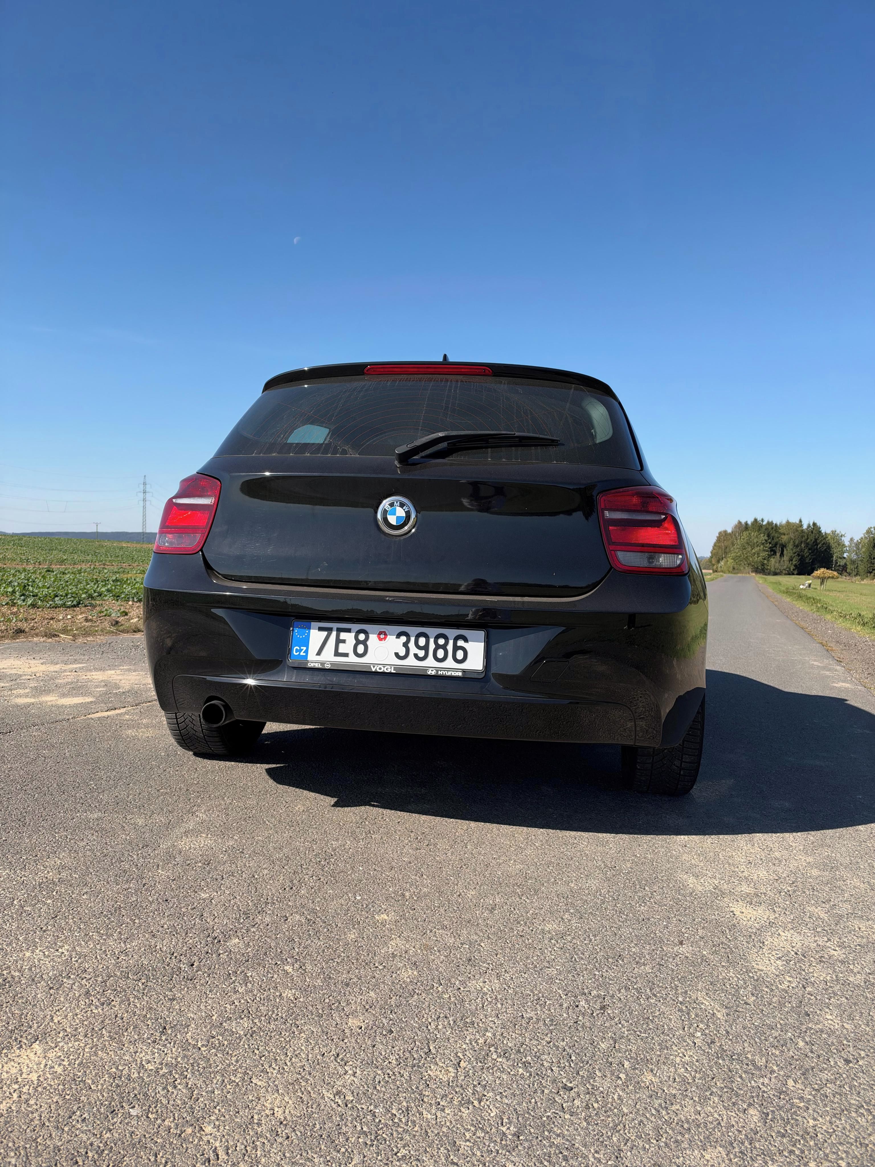 BMW Řada 1, BMW 114i - fotka 4