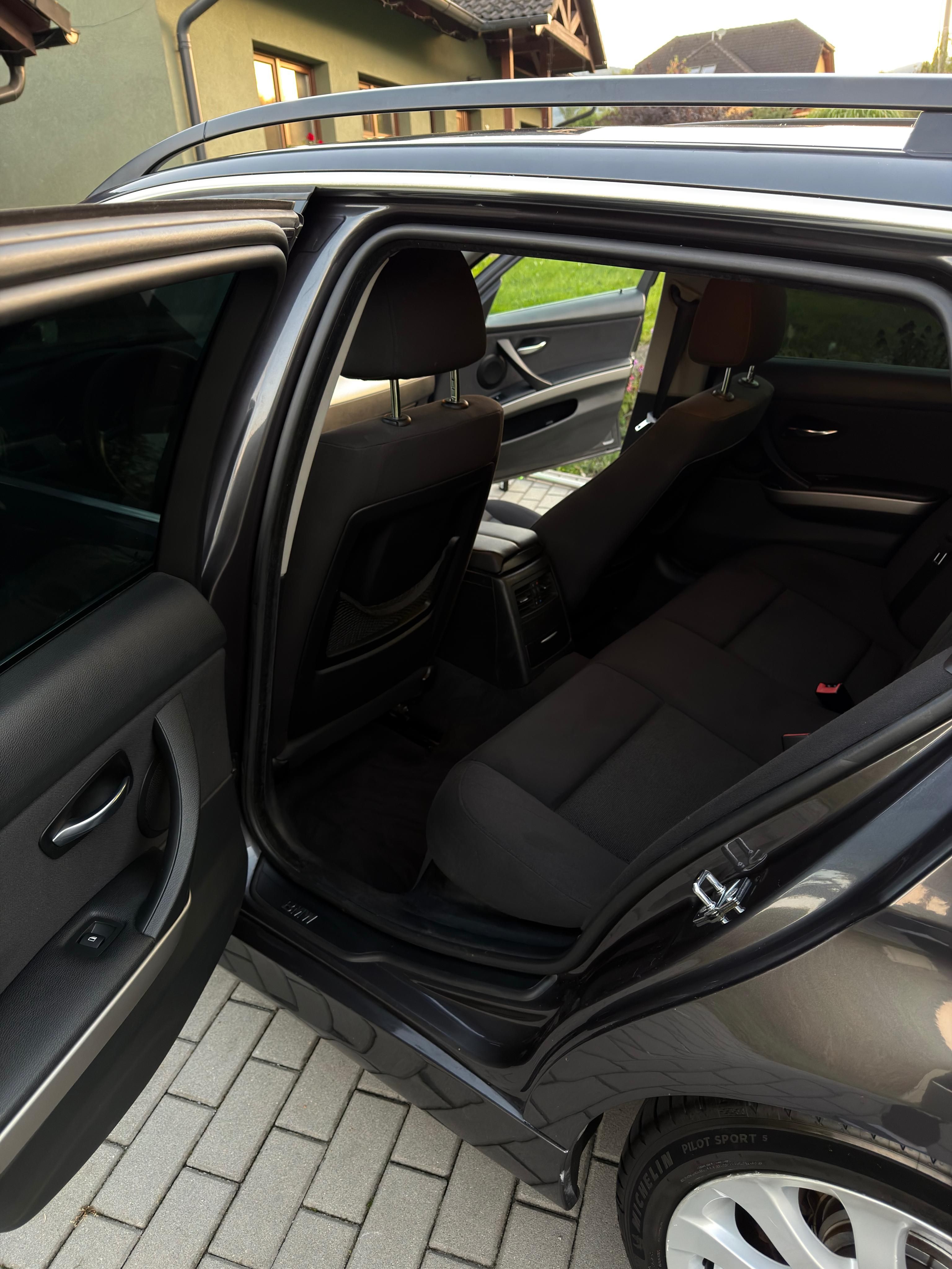 BMW Řada 3, BMW 325i E91 160kw 2006 N52 - fotka 6