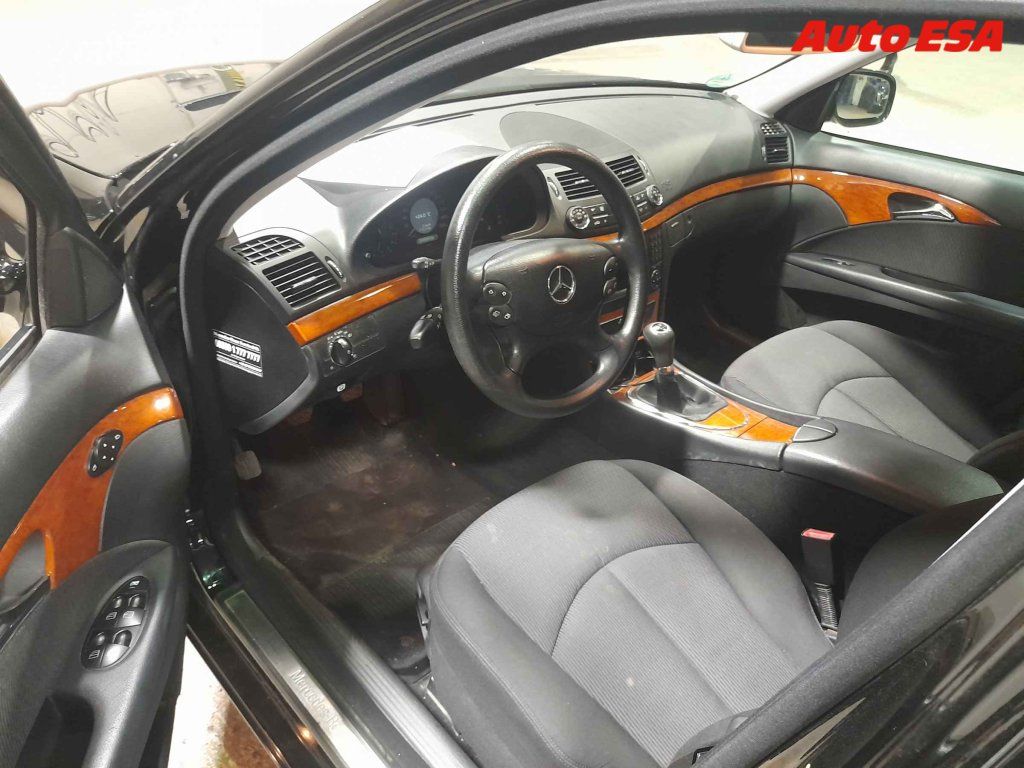 Mercedes-Benz Třídy E, 2.2 CDi - fotka 3