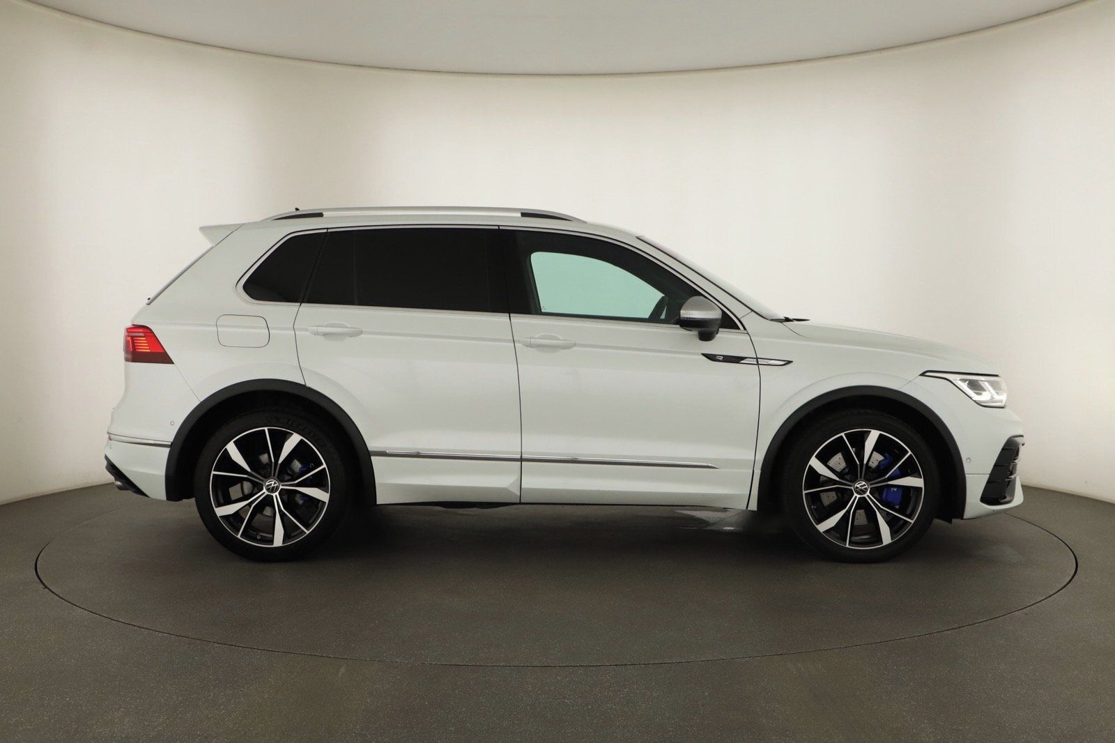 Volkswagen Tiguan, R 2.0 TSI, R-Line, 4X4 - fotka 6