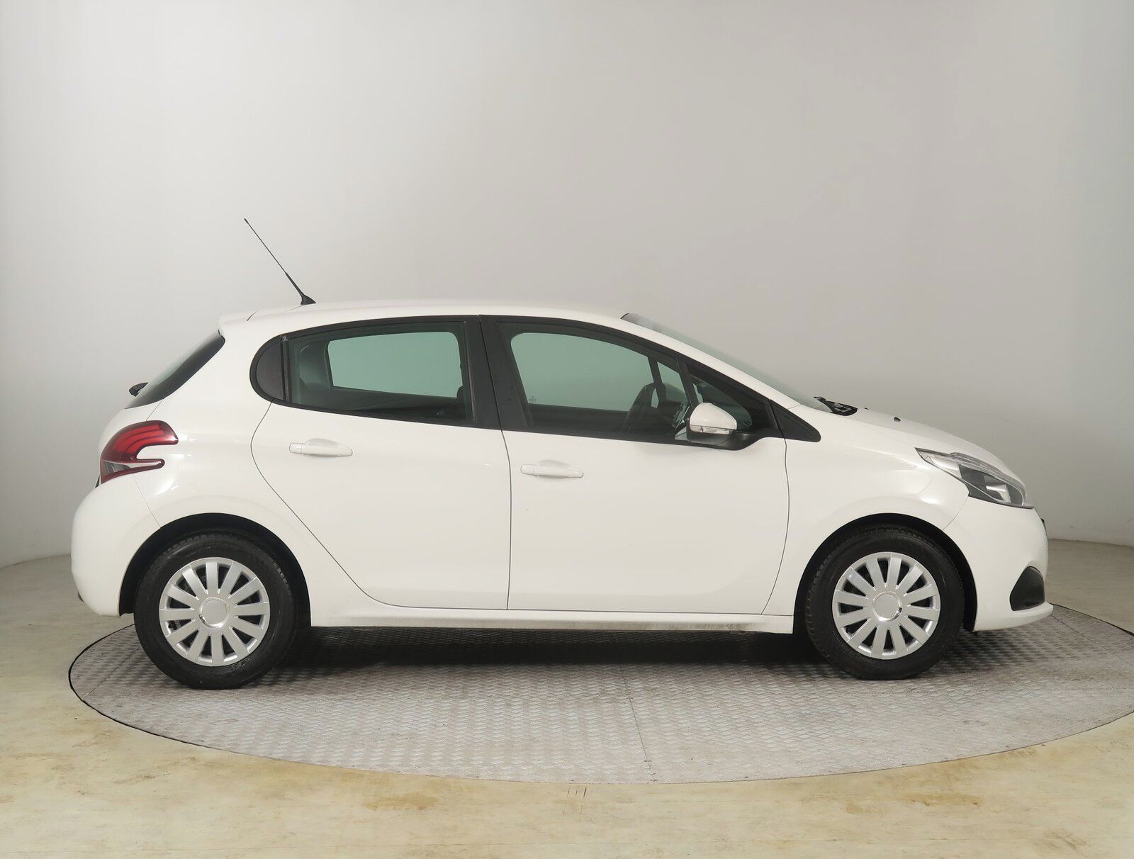 Peugeot 208, 1.6 BlueHDi, Serv.kniha, Klima - fotka 6