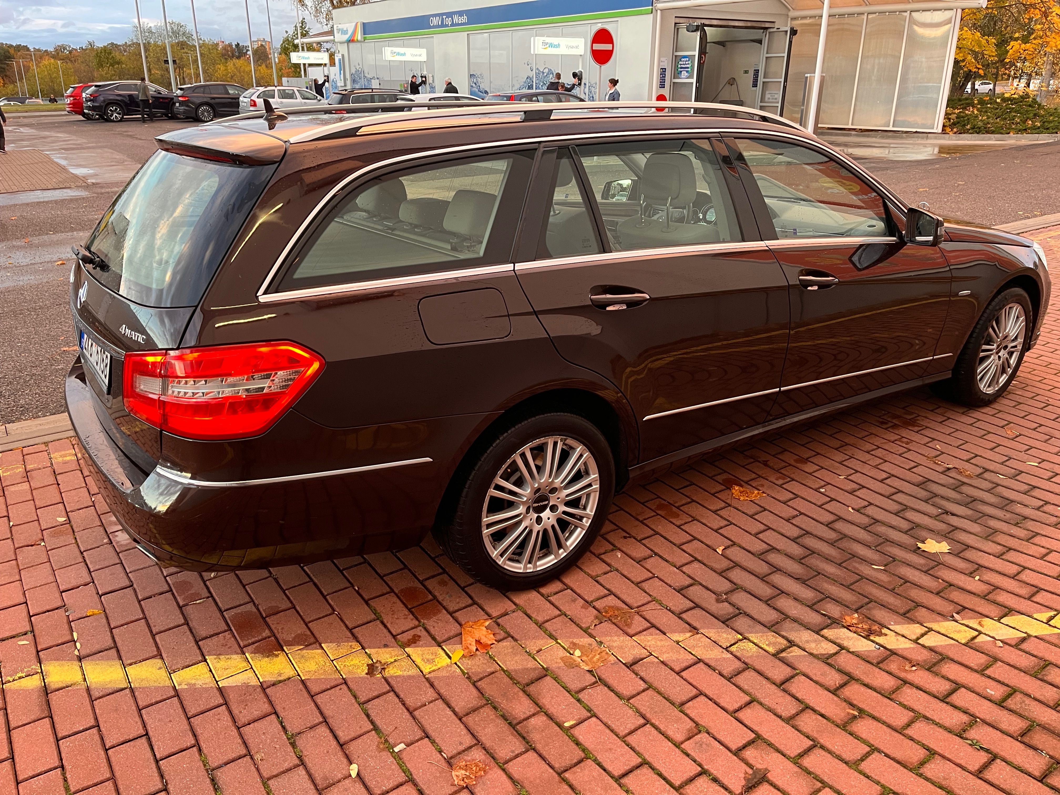 Mercedes-Benz Třídy E, E350CDI, původ ČR, tažné - fotka 5