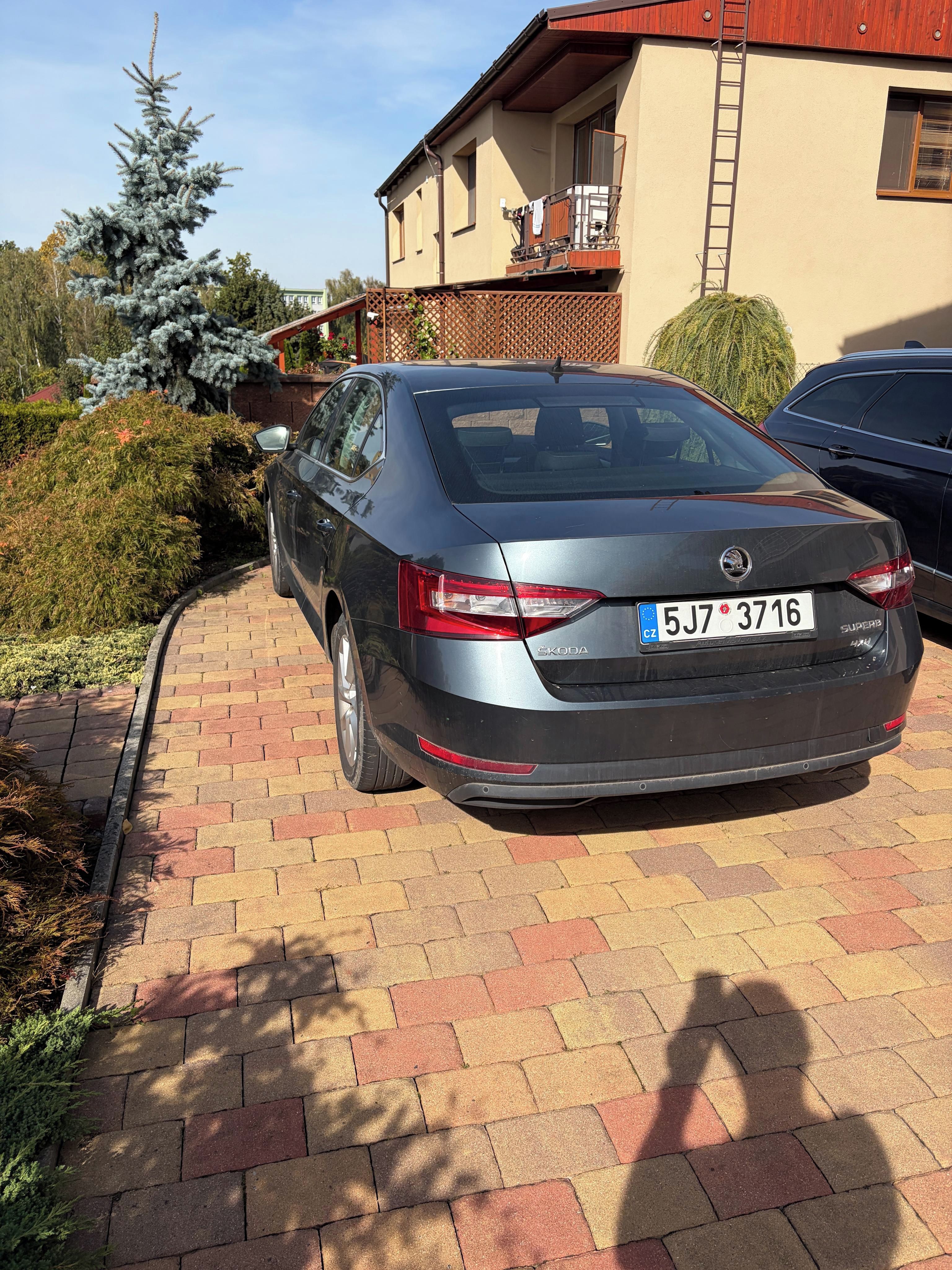 Škoda Superb, 2,0TDI - 4x4- 199tis/km- - fotka 3