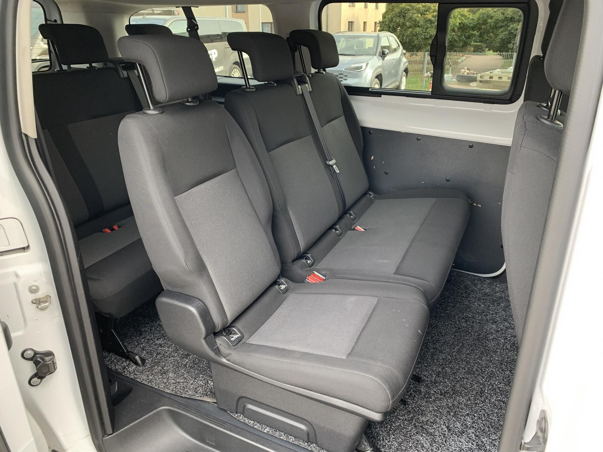 Toyota Proace City Verso, SHUTTLE 2.0 D-4D L2 106kW MAN6 - fotka 6