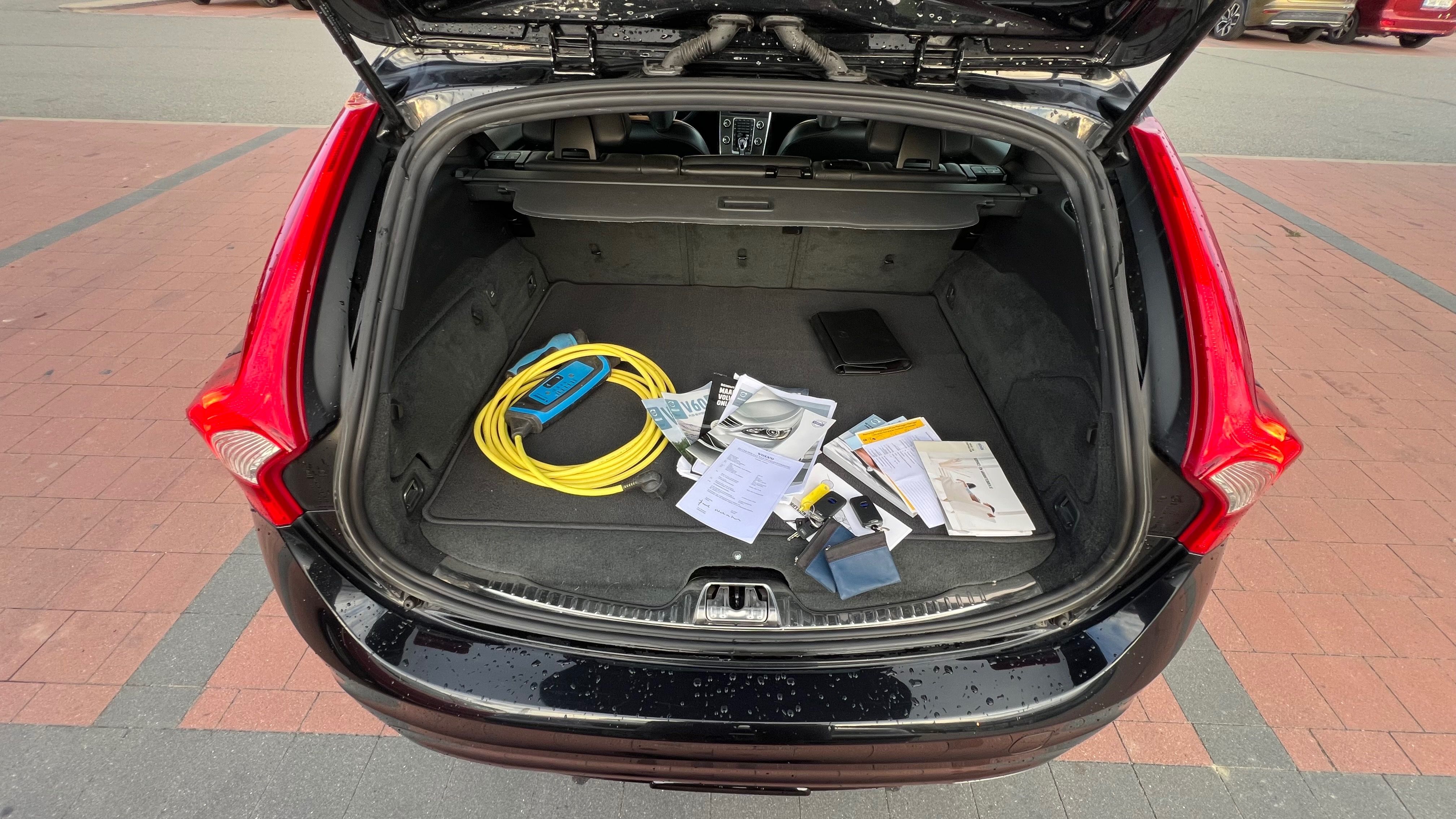 Volvo V60, Plug in Hybrid AWD2.4 D6 158kw - fotka 4