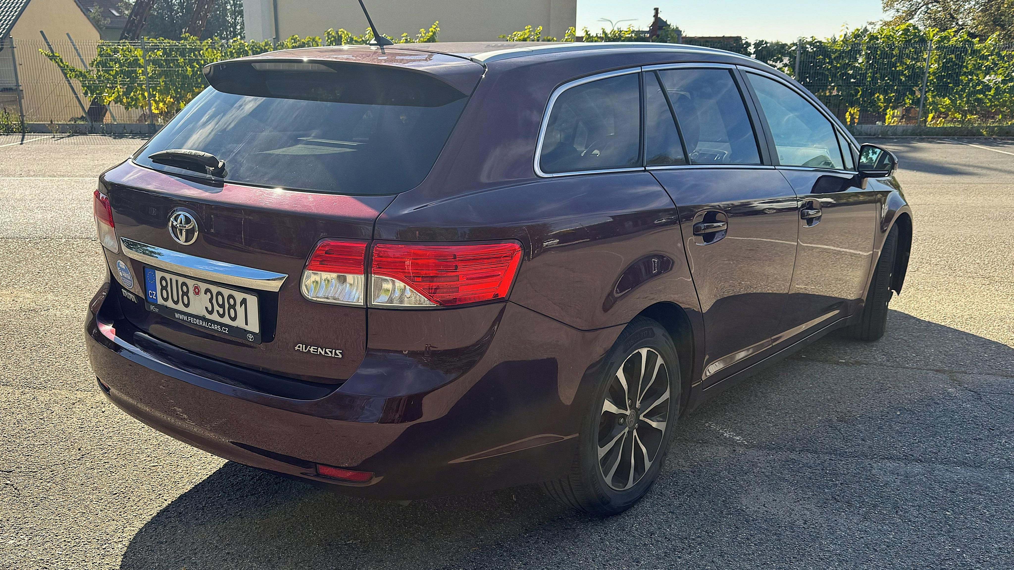 Toyota Avensis, 2.0 D-4D, 91 kW, pěkný stav - fotka 6