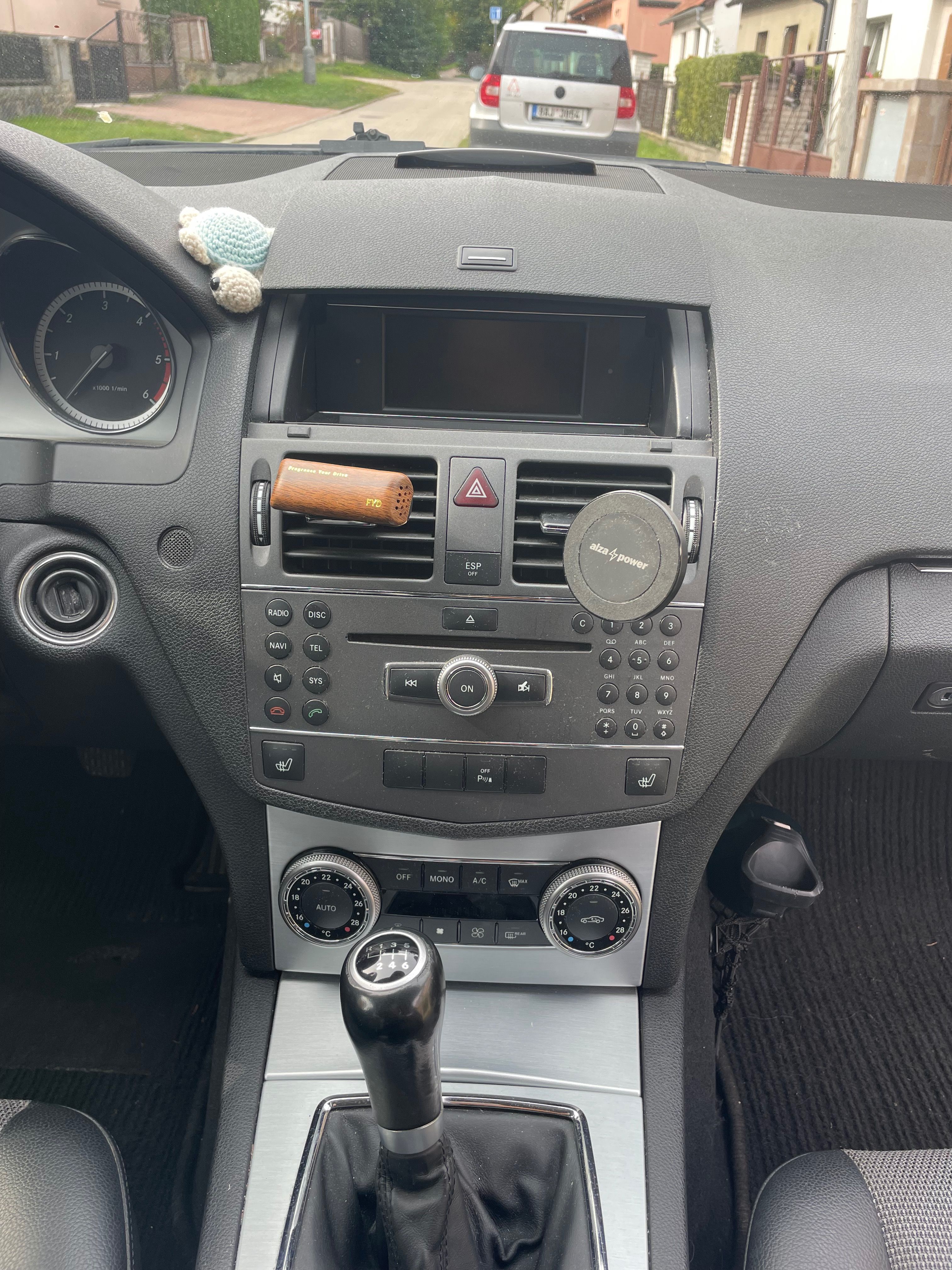 Mercedes-Benz Třídy C, 220 CDI - fotka 5