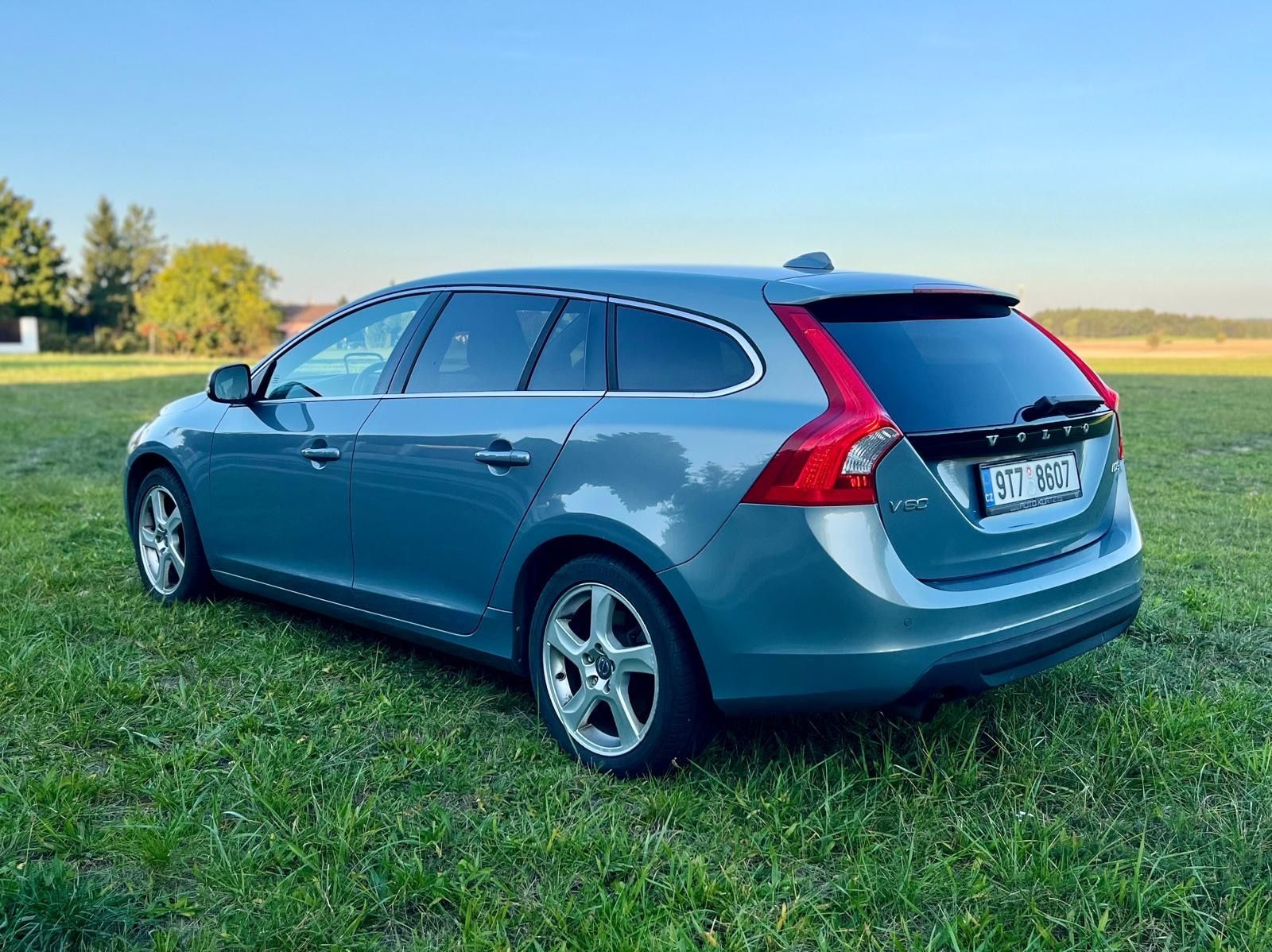 Volvo V60, Volvo V60 D3,120kw,AC,servis - fotka 4