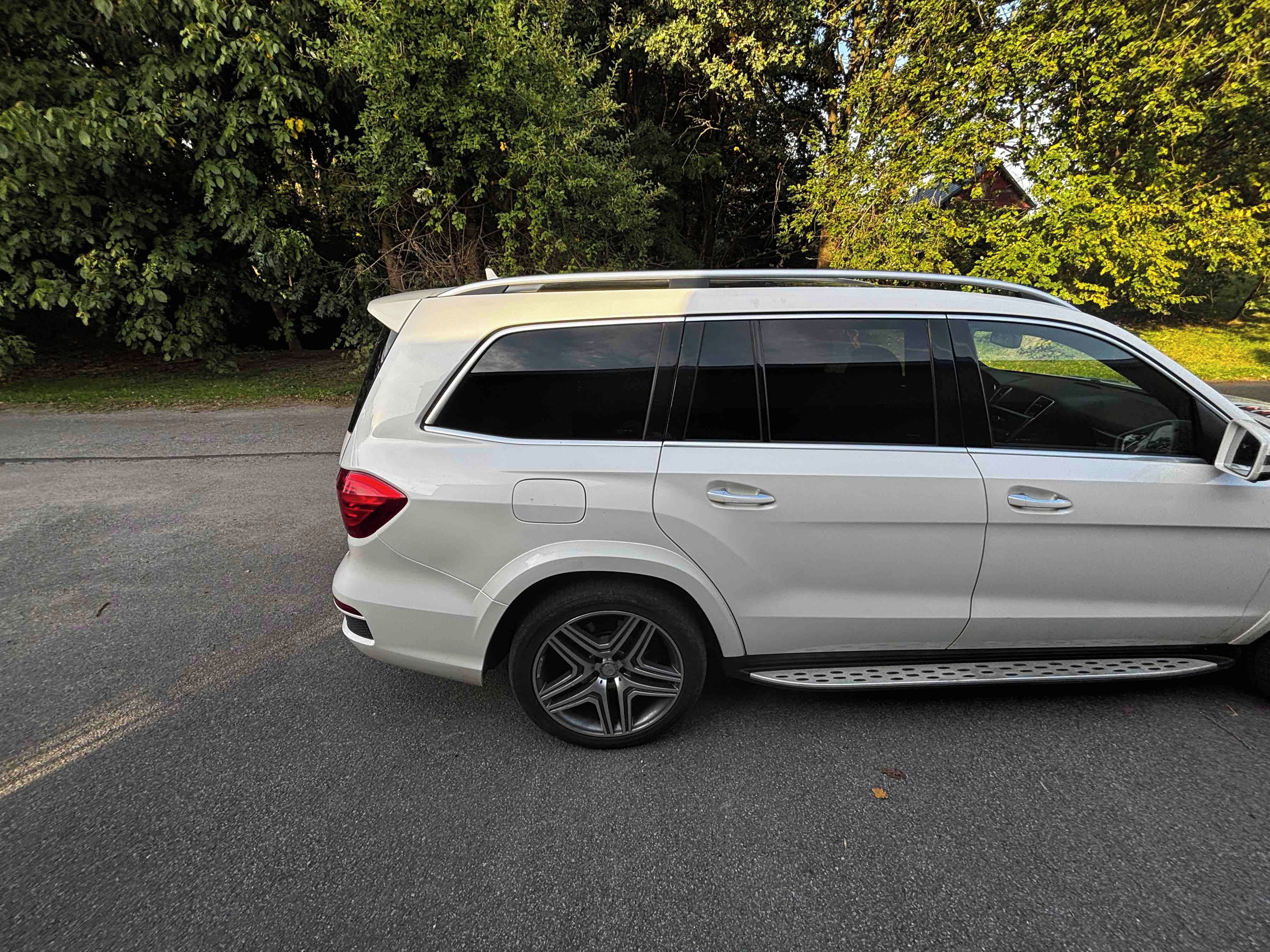 Mercedes-Benz GL, MERCEDES GL 350 AMG -SERVISOVÁ - fotka 6