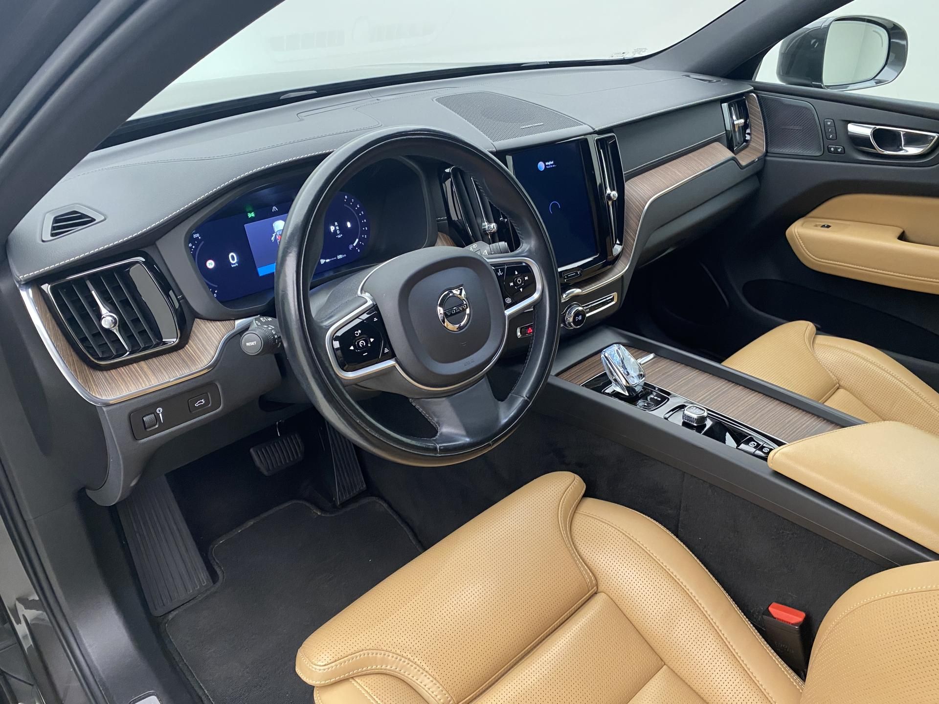 Volvo XC60, B5 BRIGHT PLUS AUT CZ - fotka 4