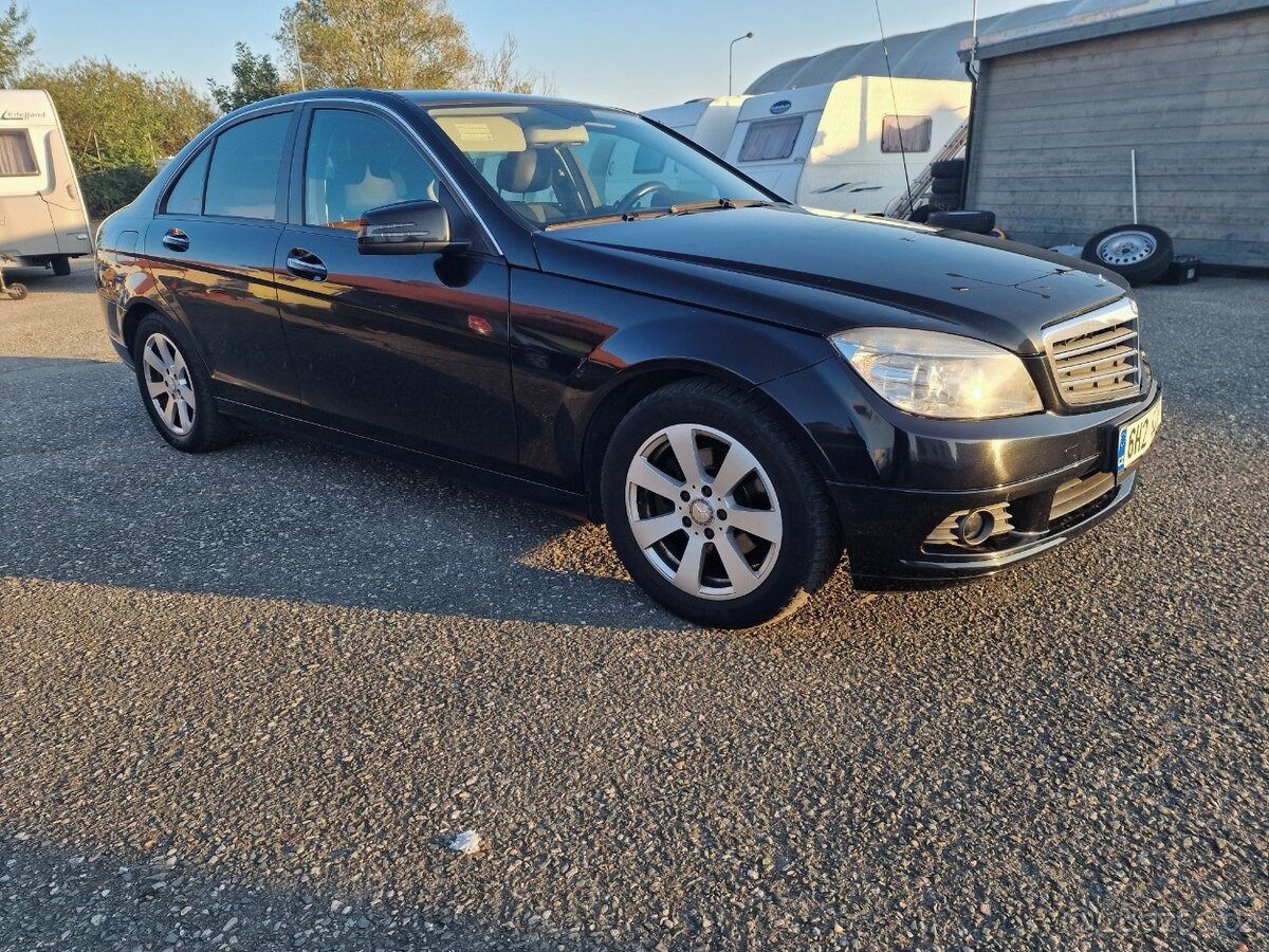 Mercedes-Benz Třídy C, 200CDI sedan  nový v CZ - fotka 5