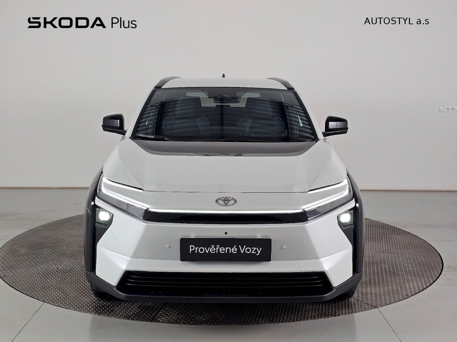 Toyota bZ4X, FACELIFT AWD 343k EXECUTIVE - fotka 4
