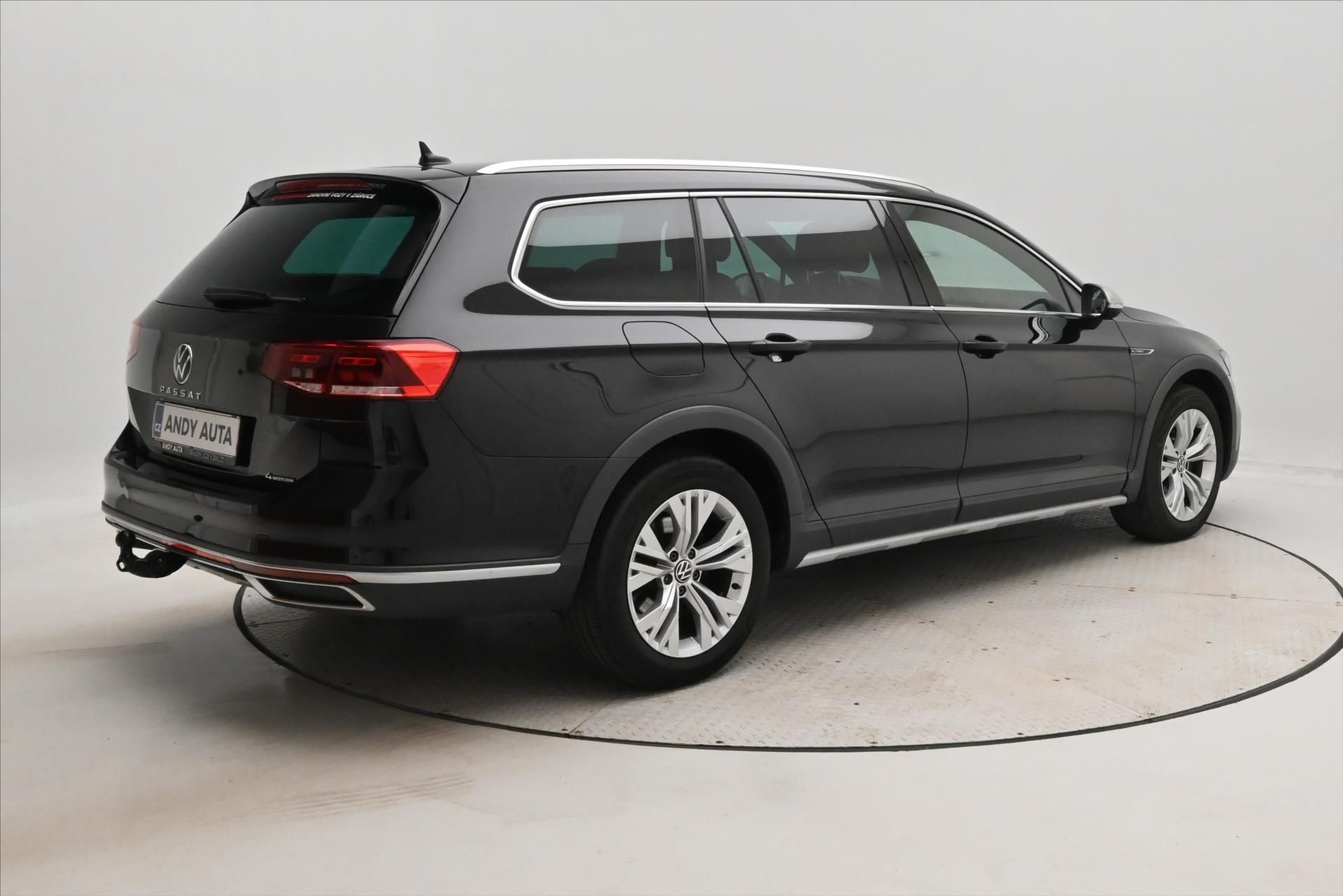 Volkswagen Passat, 2,0 TDI 147kW Alltrack DSG 4Mo - fotka 5