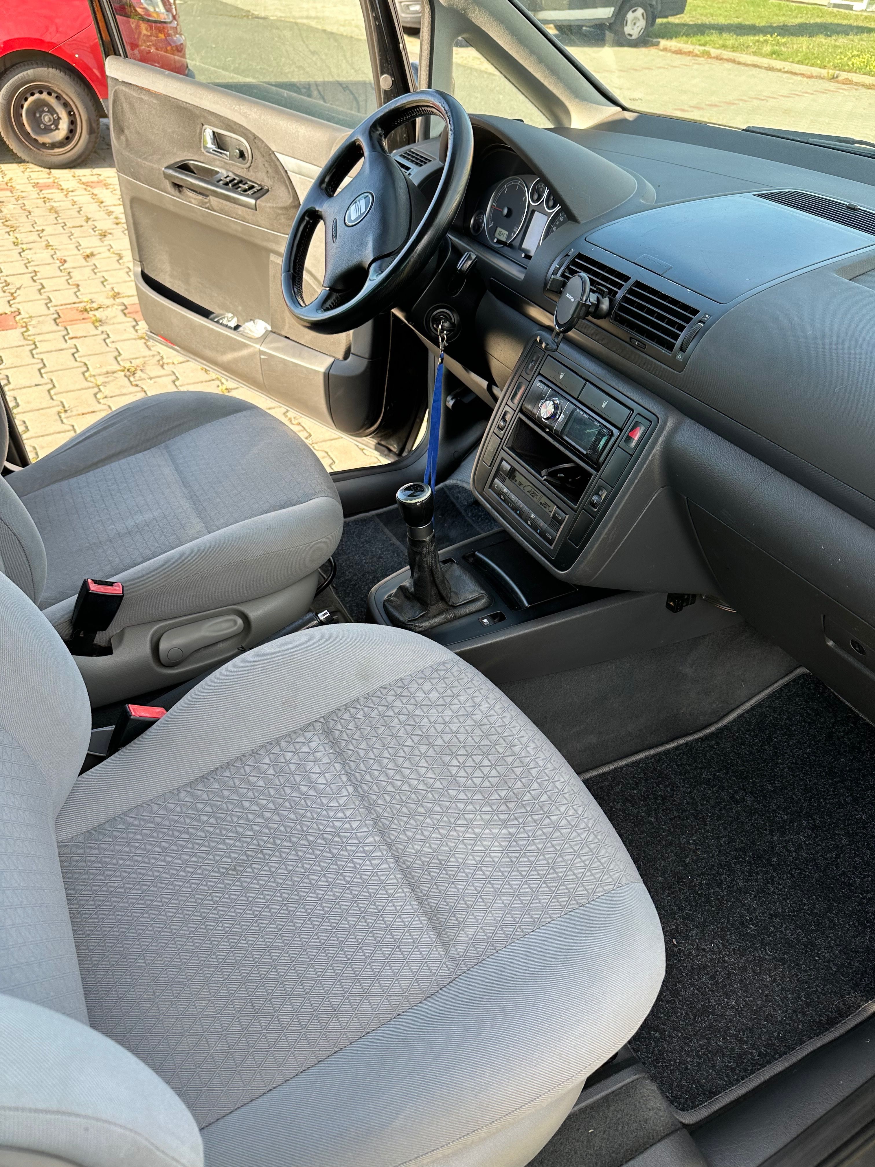 Seat Alhambra, 1.9 TDI 96Kw - fotka 6