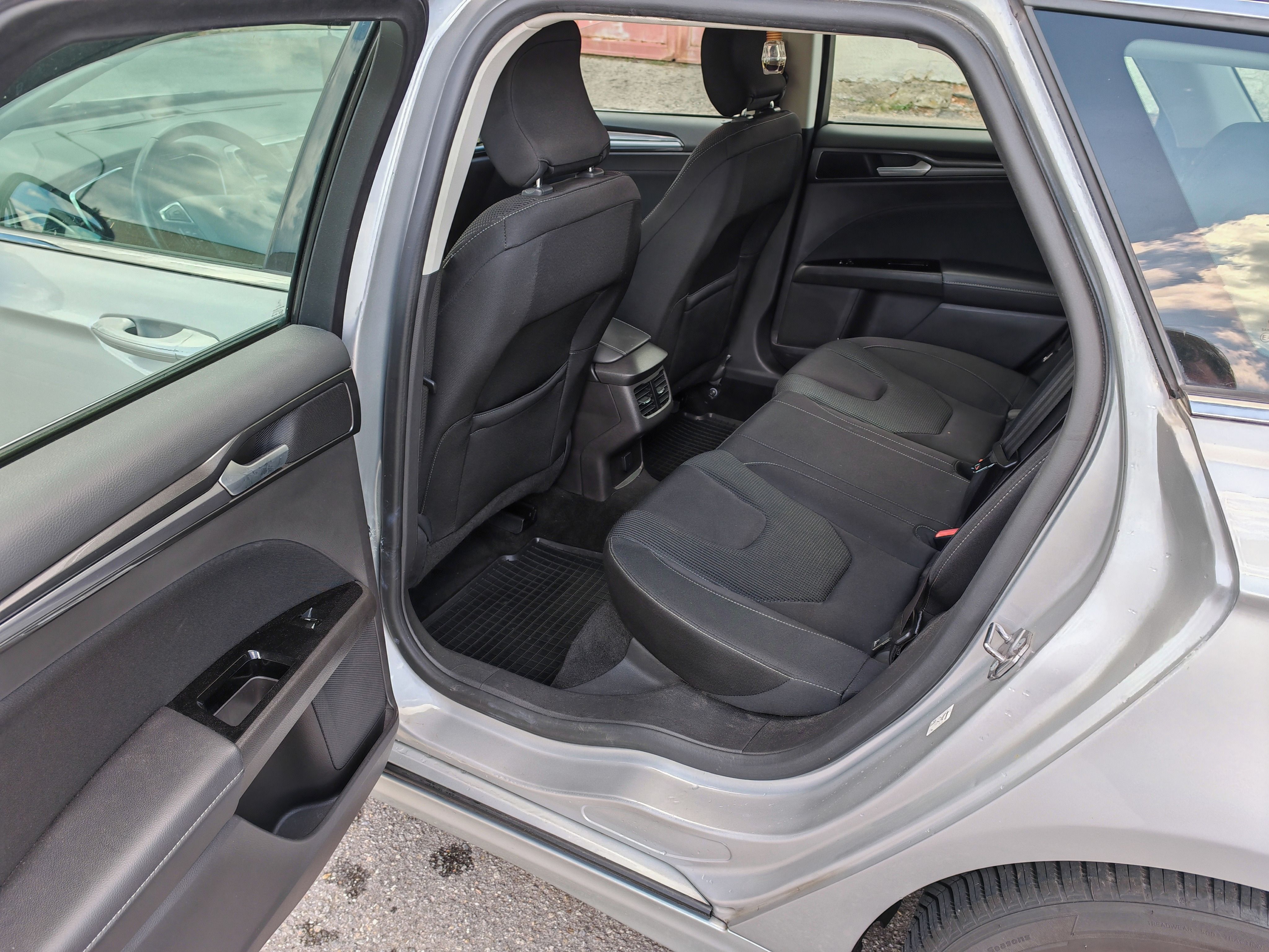 Ford Mondeo - fotka 6
