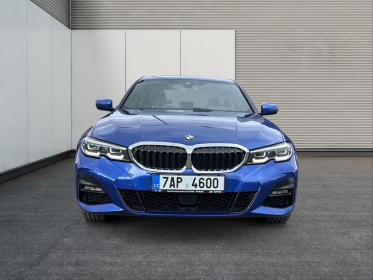 BMW Řada 3, 2,0 320d xDrive M Sport AT - fotka 2