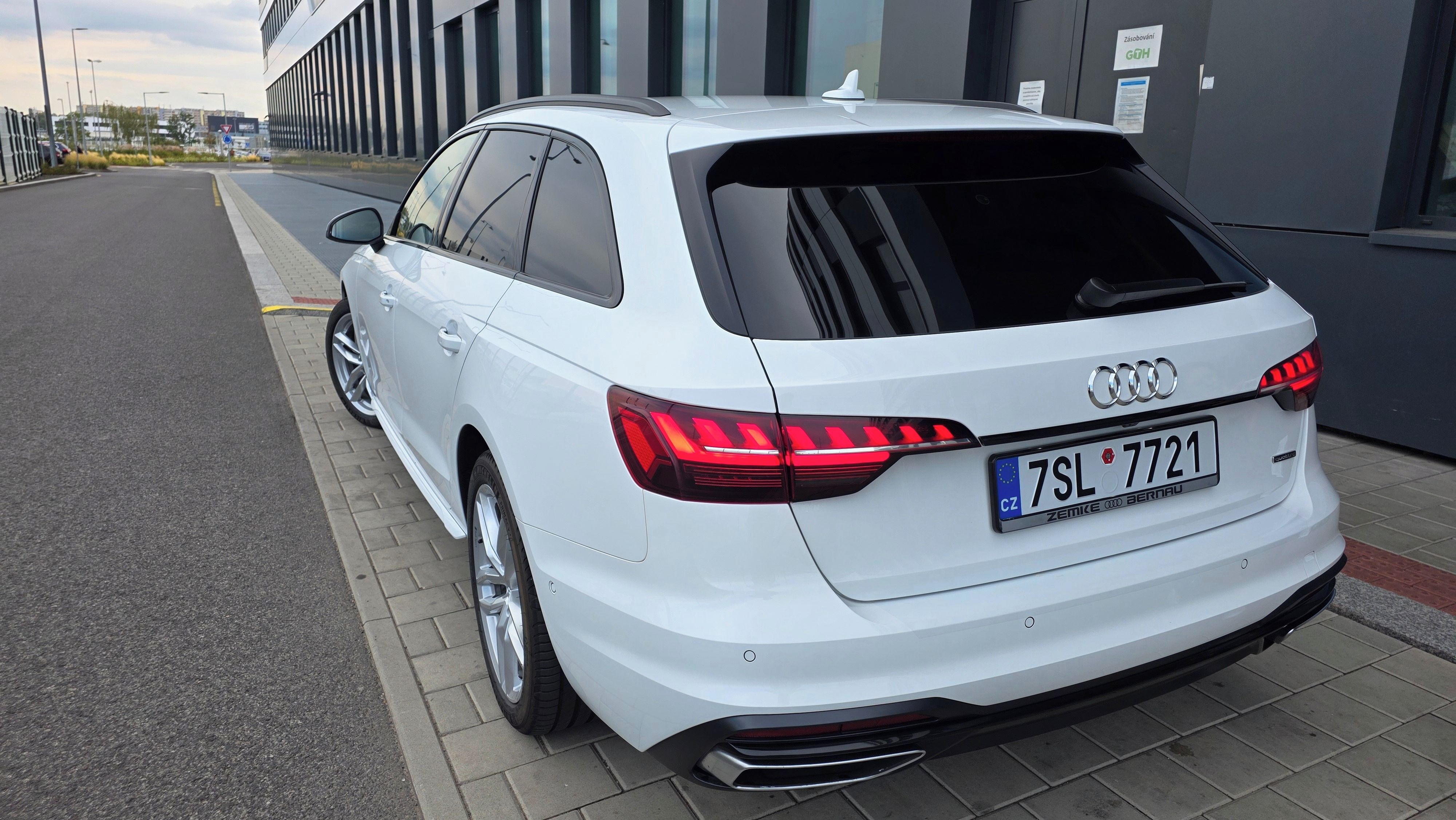 Audi A4, Audi A4 2.0 TDI 140 kW Quattro - fotka 5