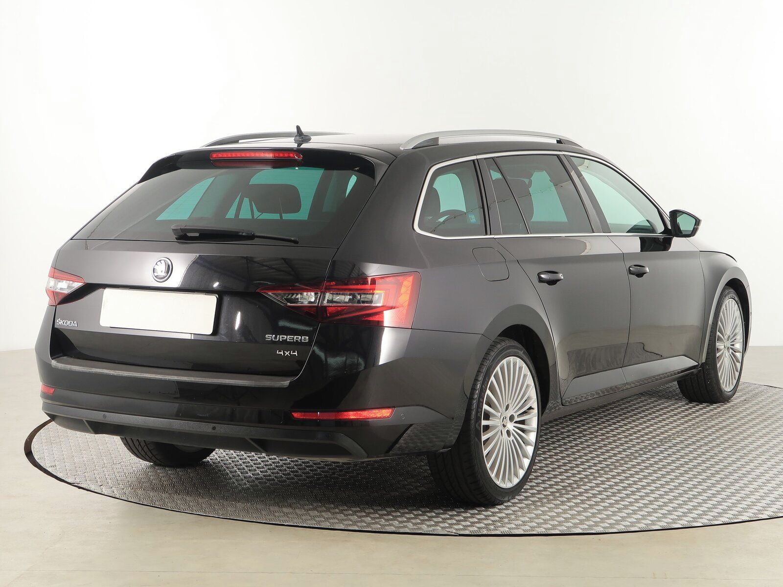 Škoda Superb, 2.0 TDI 4x4, Sportline, 4X4 - fotka 5