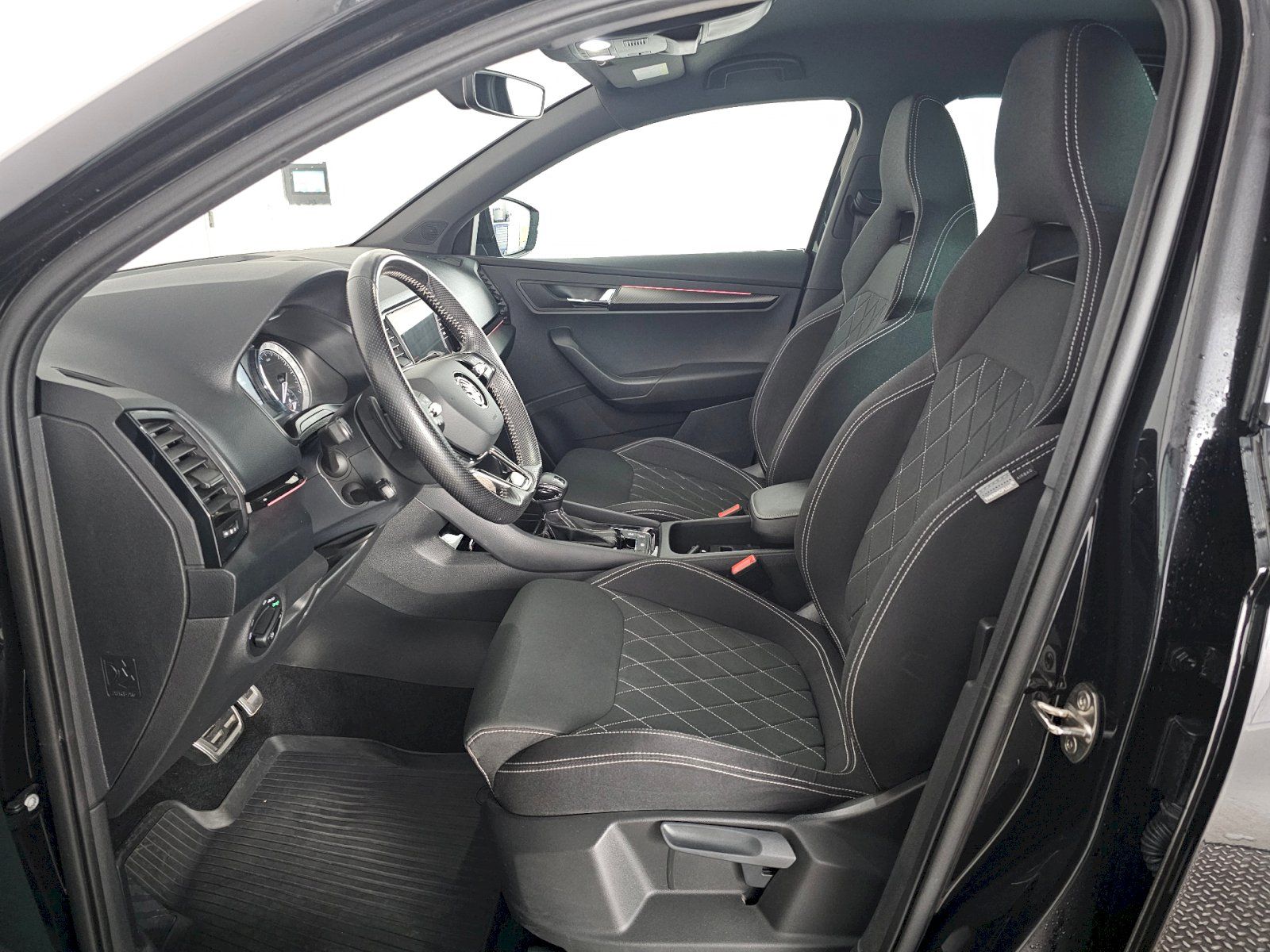 Škoda Karoq, 2.0TDI 110kW 4x4 DSG SPORTLINE - fotka 6