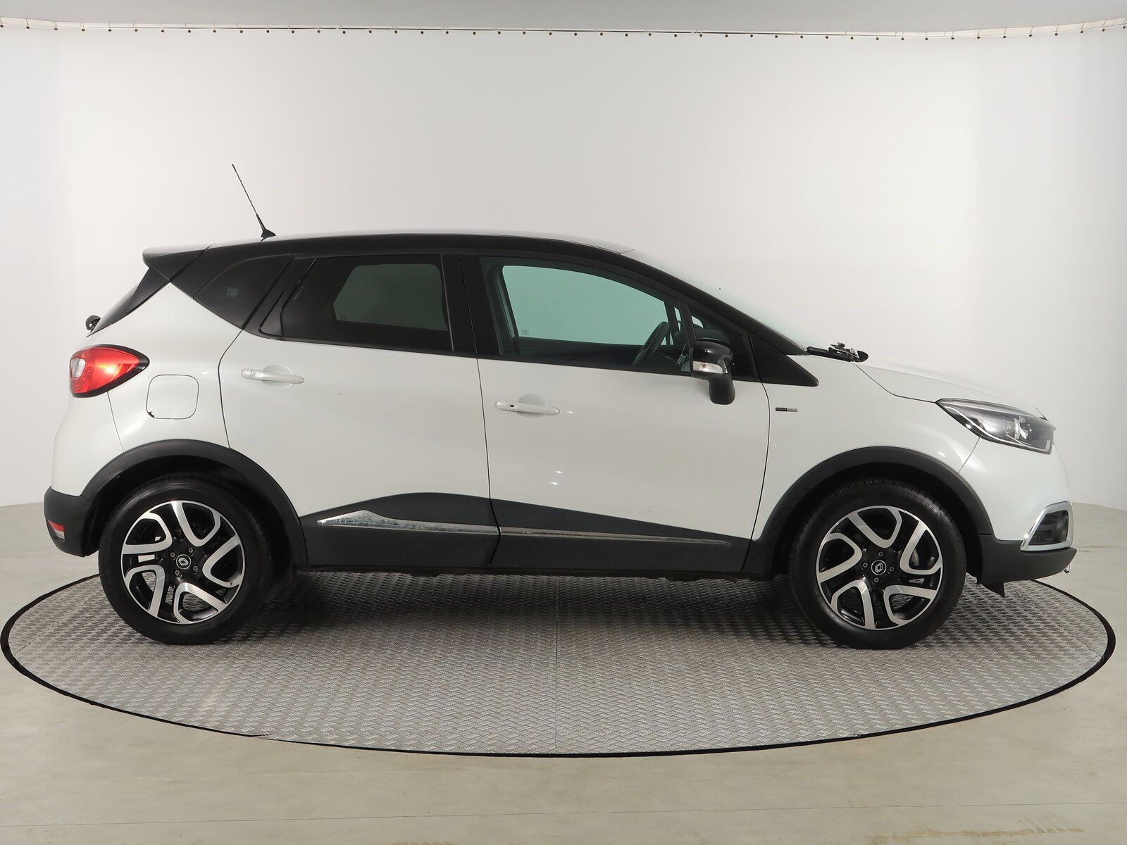 Renault Captur, 1.2 TCe, Night&Day - fotka 6