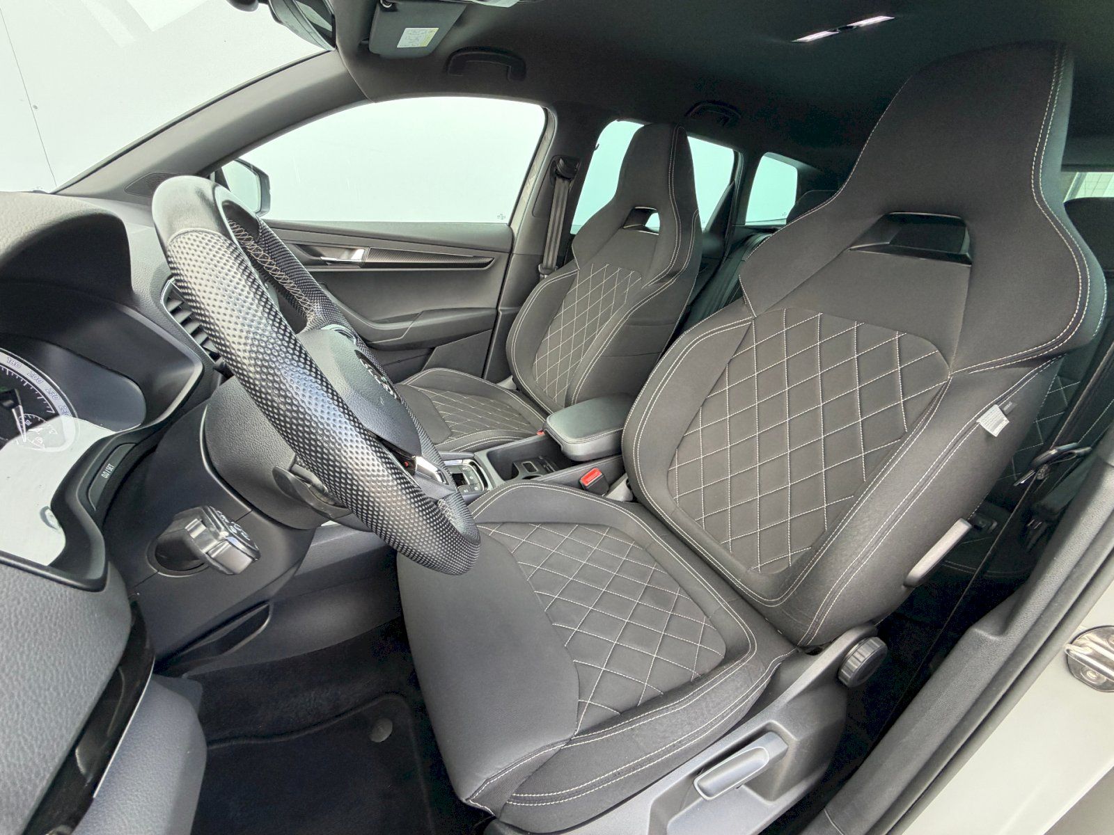 Škoda Karoq, 1.5 TSI 110kW DSG SportLine - fotka 6
