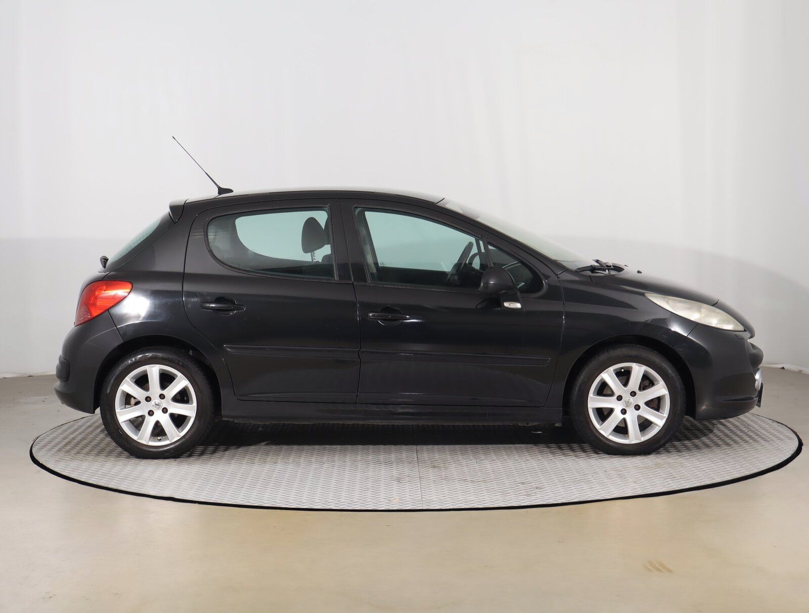 Peugeot 207, 1.6 16V, jezdí dobře - fotka 6