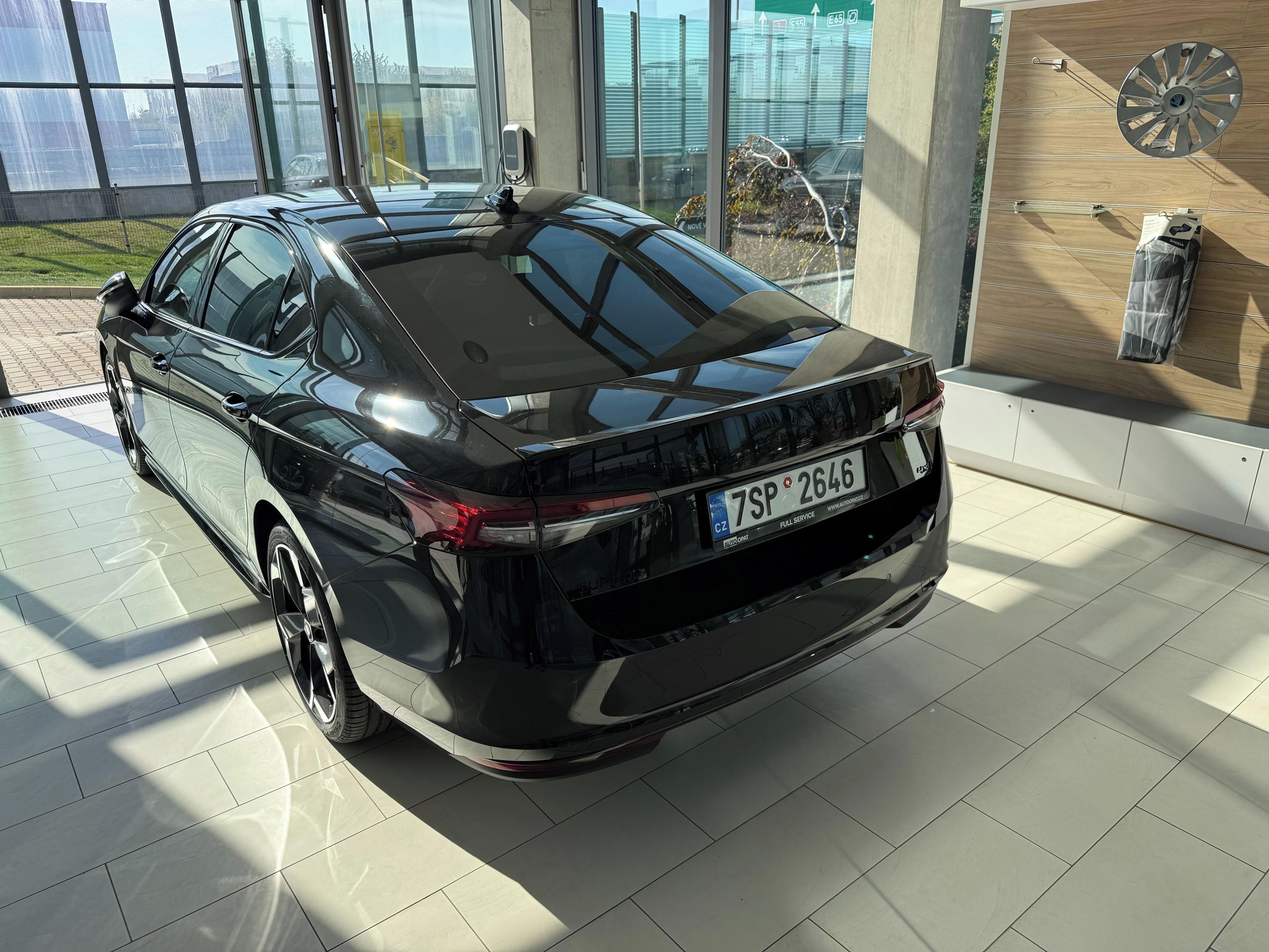 Škoda Superb, 2,0 TDI 142 kW 4x4 - fotka 5