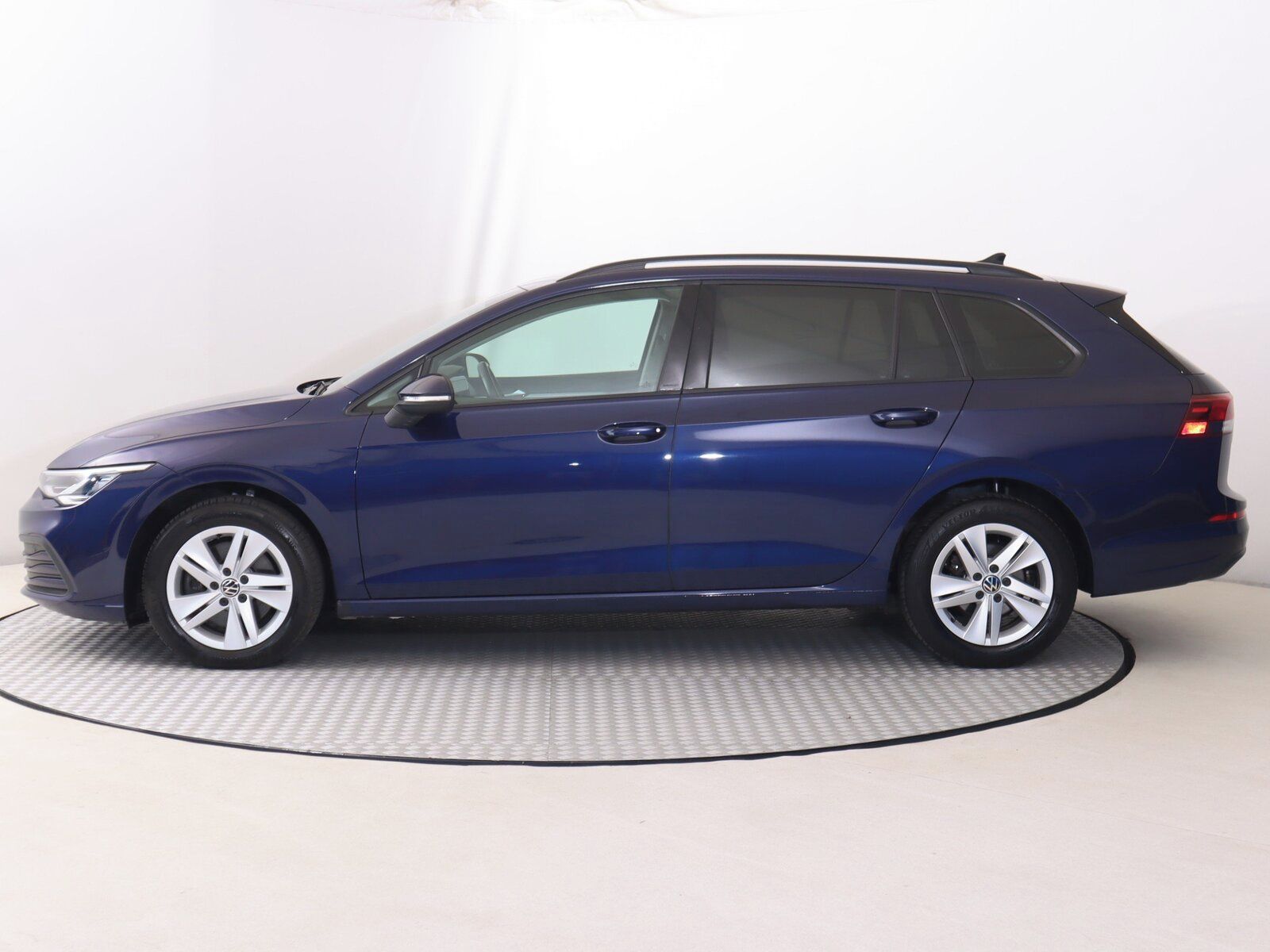 Volkswagen Golf, 2.0 TDI, Life, Serv.kniha - fotka 3