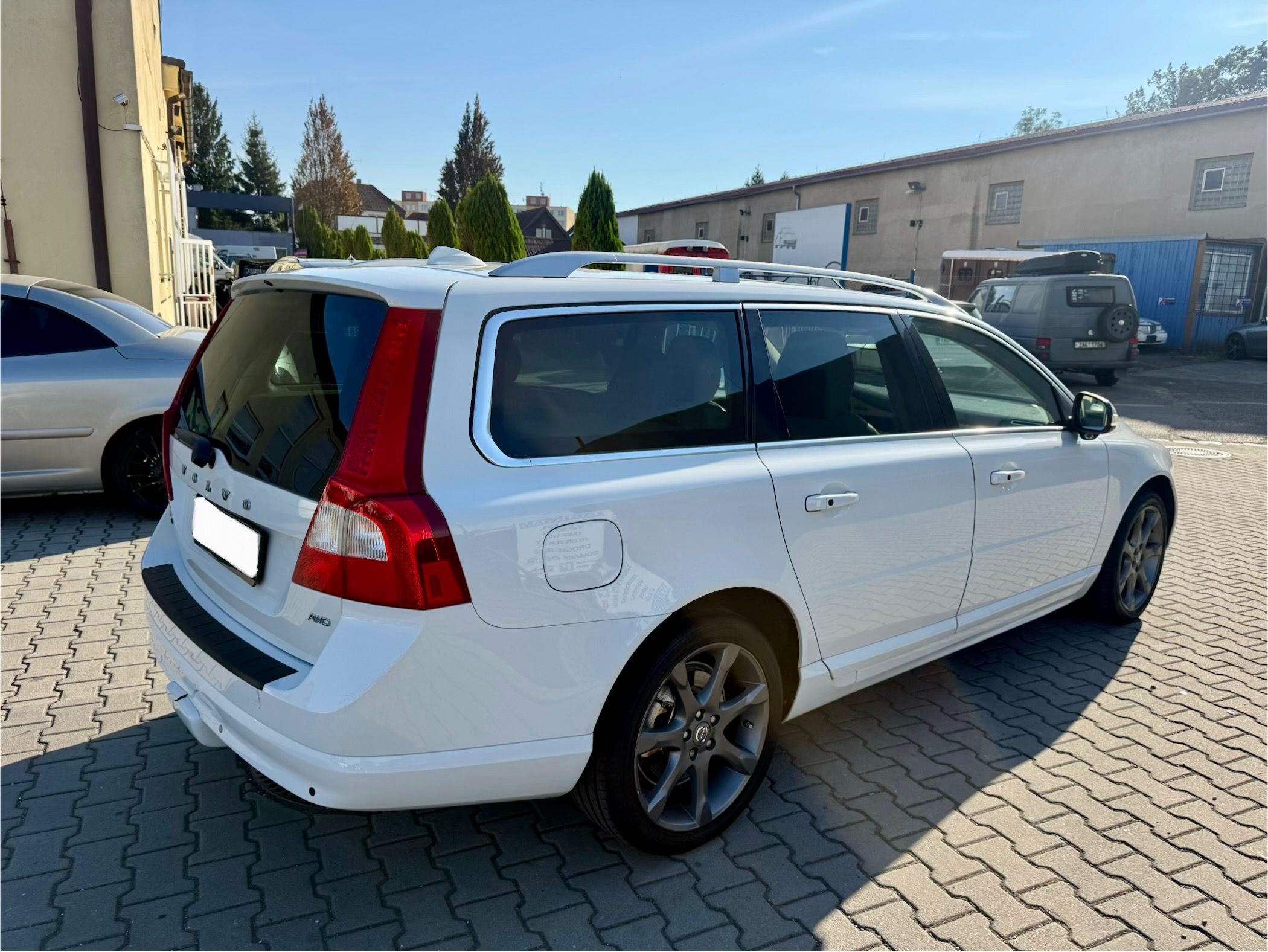 Volvo V70, 2.4 D5, 4x4, DVD, po servise - fotka 5