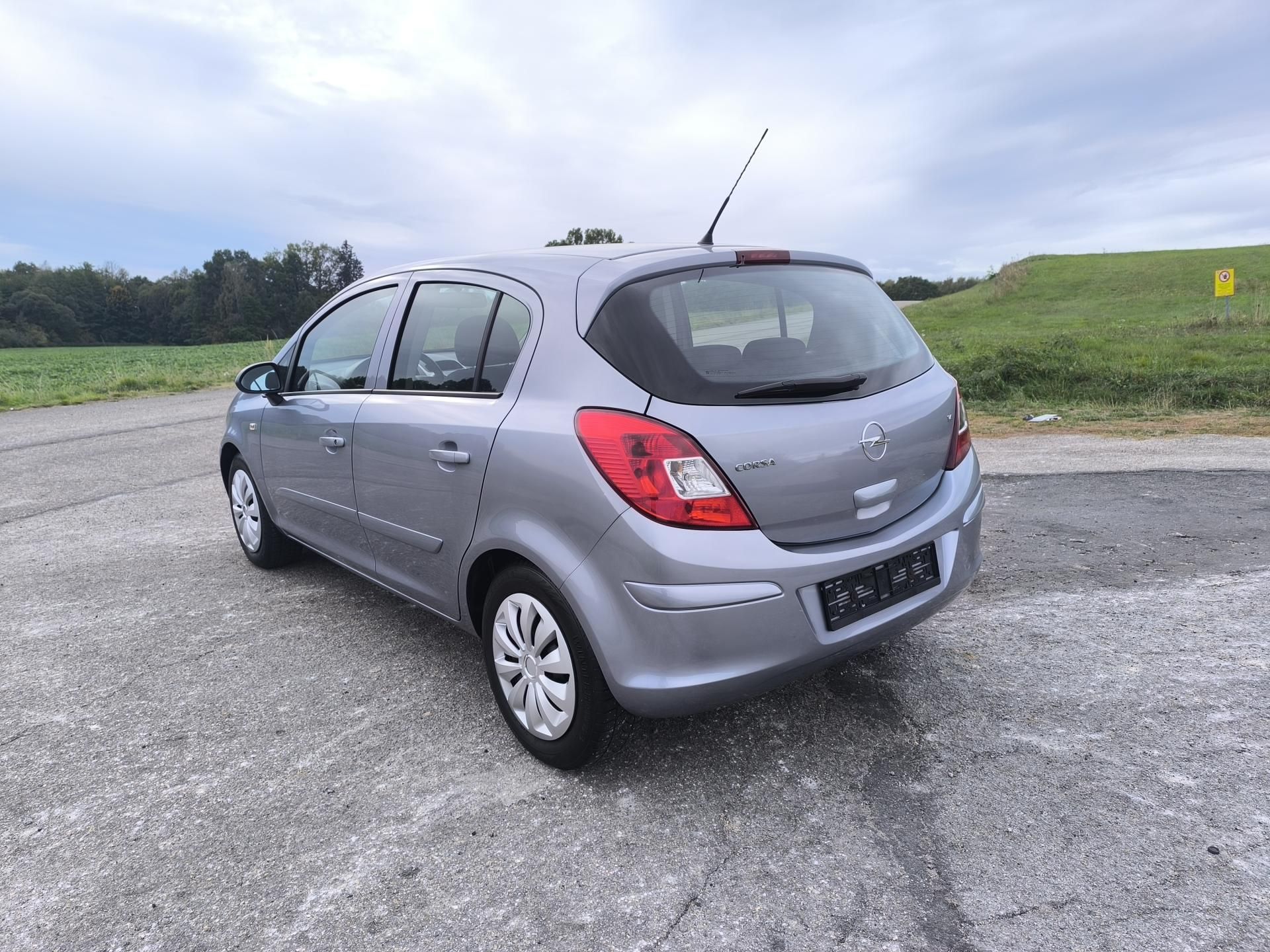 Opel Corsa, 1.4 1.MAJITEL,SERVISNI KÍŽKA - fotka 5