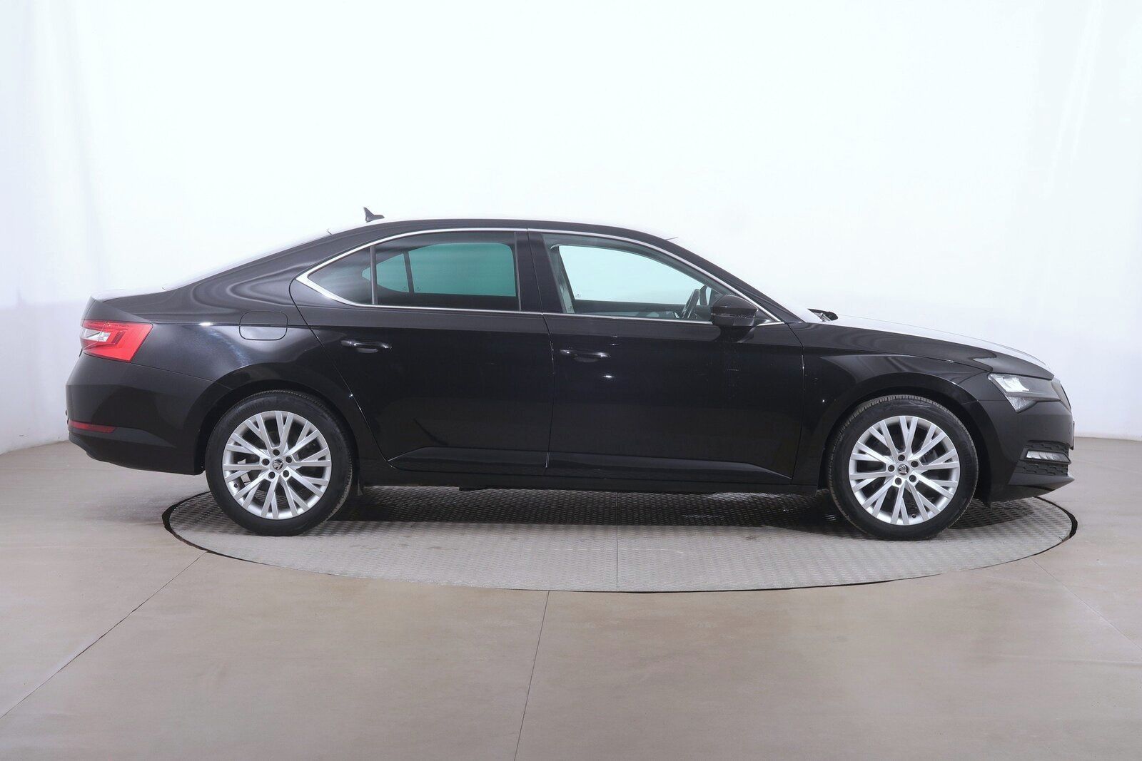 Škoda Superb, 2.0 TDI, Automat - fotka 6