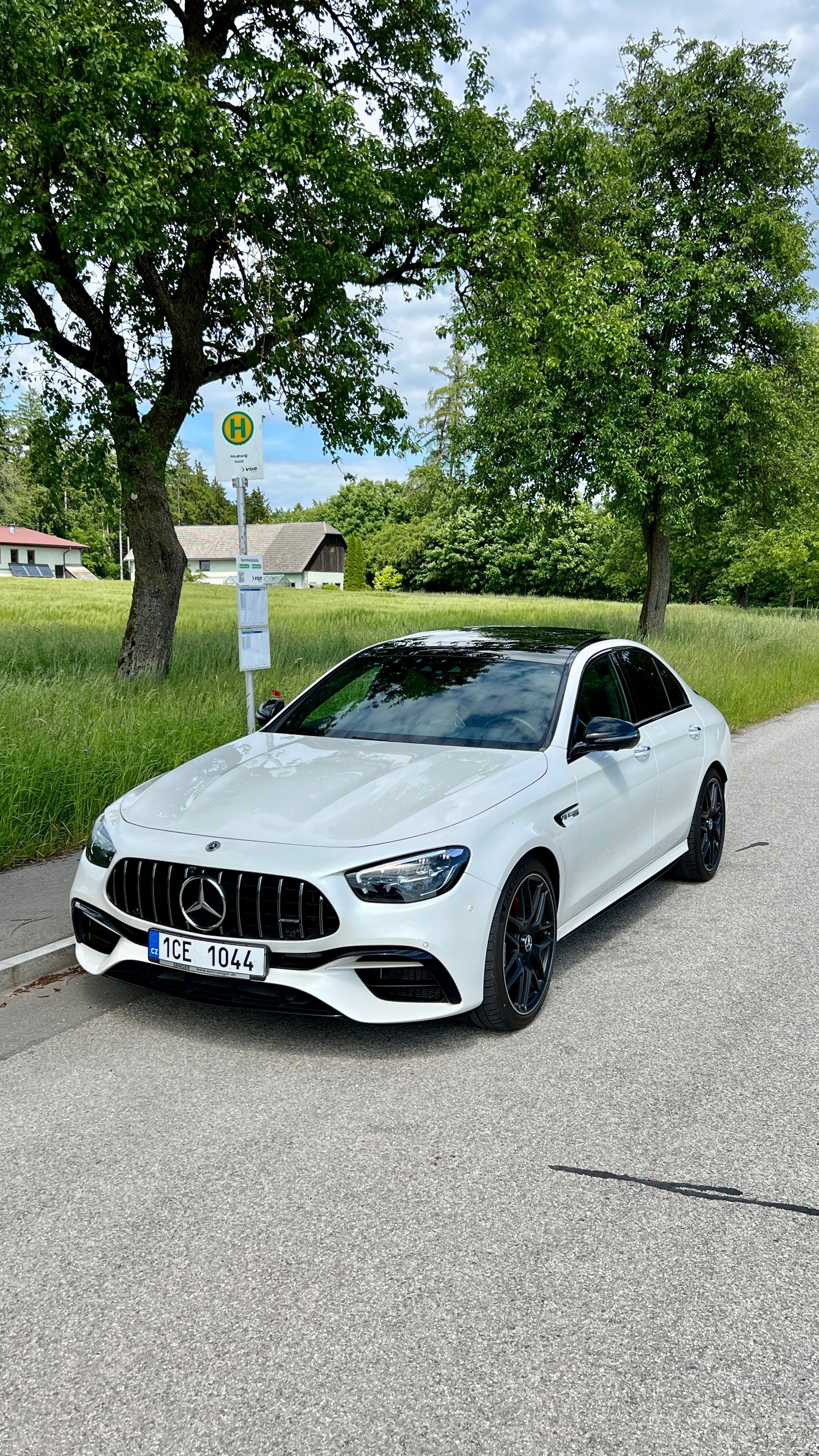 Mercedes-Benz Třídy E, E63s AMG - fotka 4
