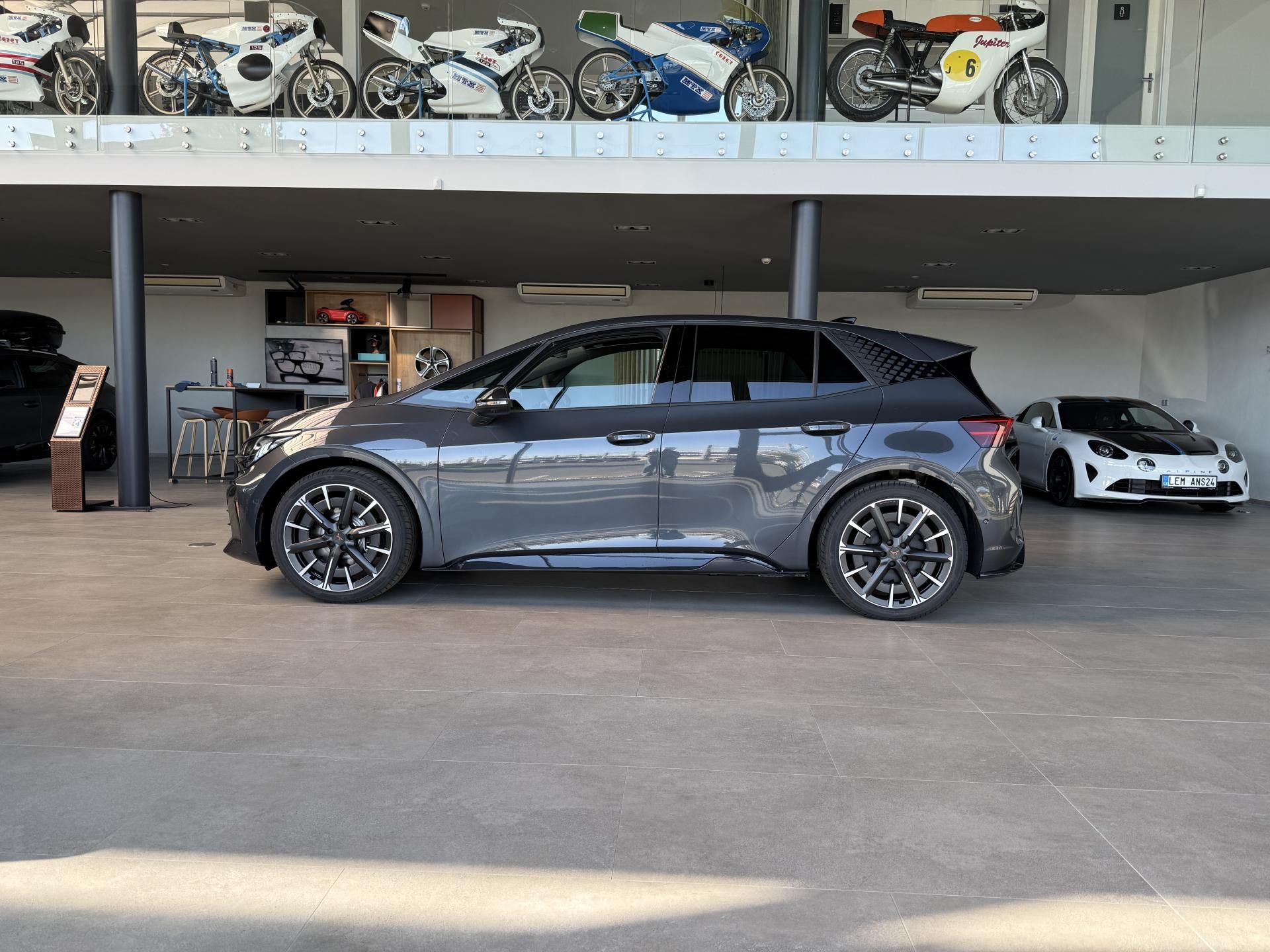 Cupra Born, VZ 79 kWh / 326k / 2027 - fotka 2