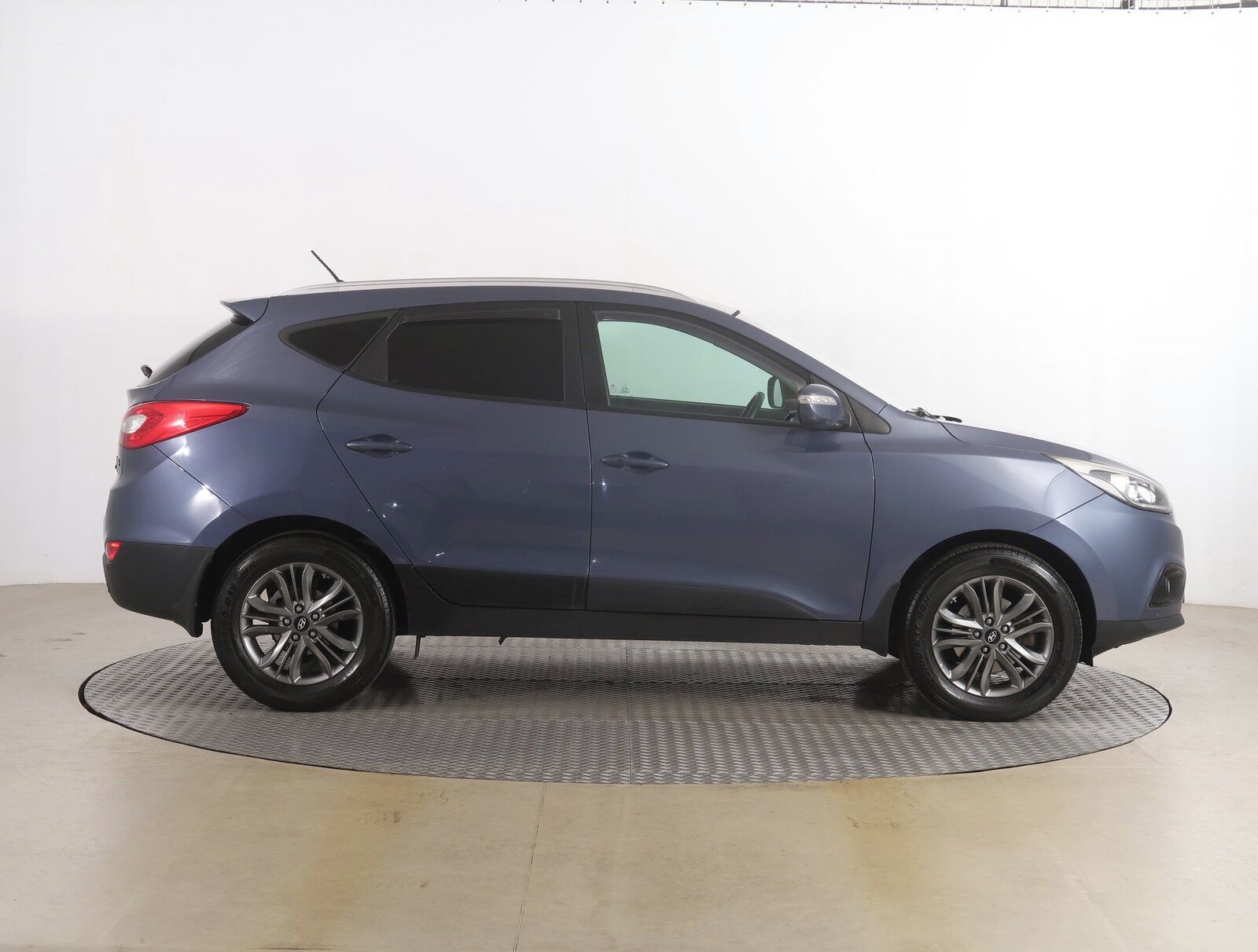 Hyundai ix35, 1.7 CRDi, Kožené sedačky - fotka 6