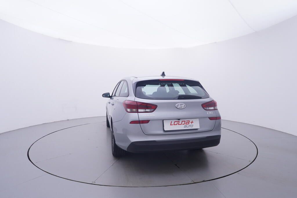 Hyundai i30, Comfort 1.0 GDI 73 kW - fotka 4