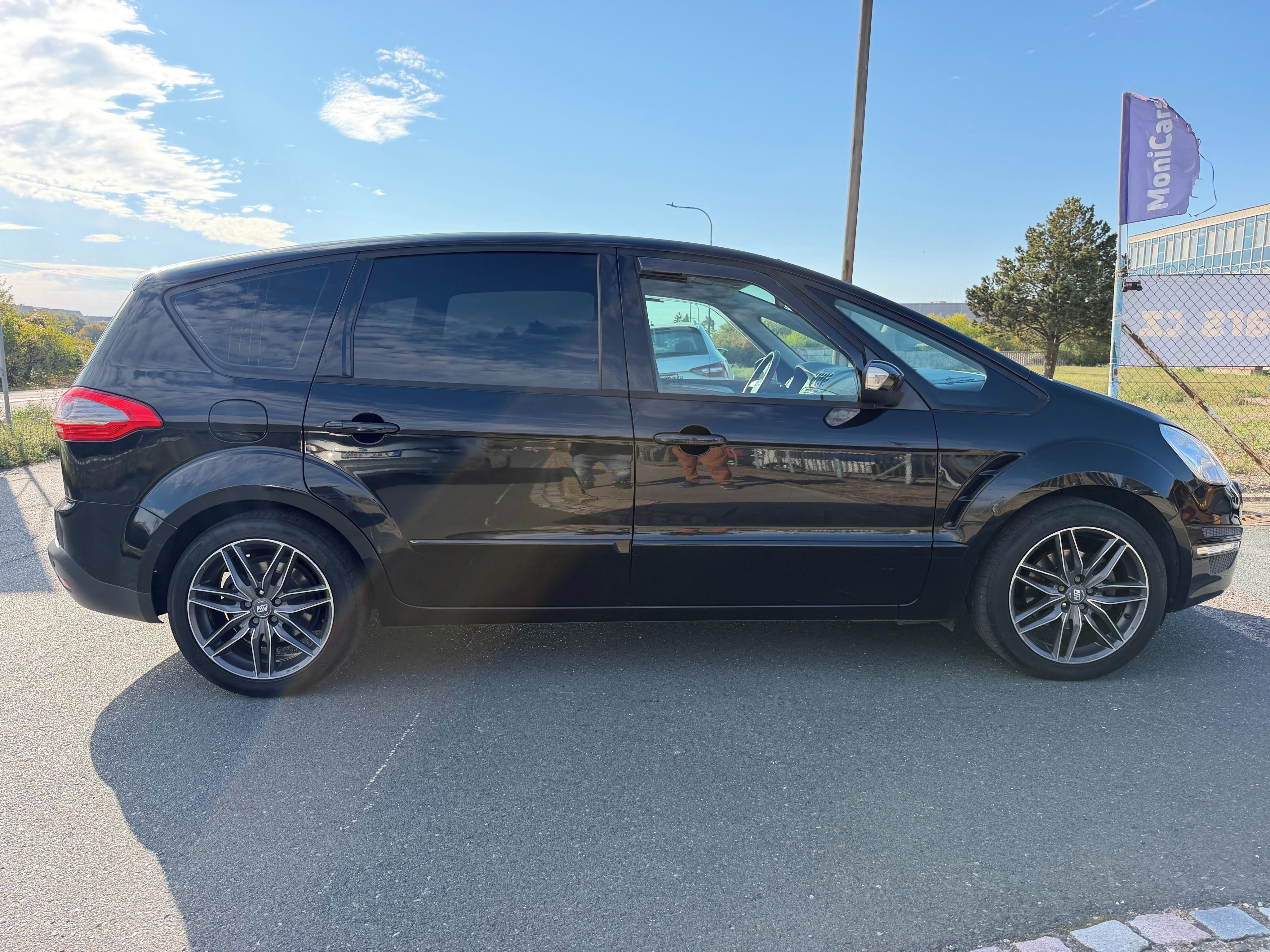 Ford S-MAX, 2.0 TDCI 120kW 7 MÍST - fotka 4